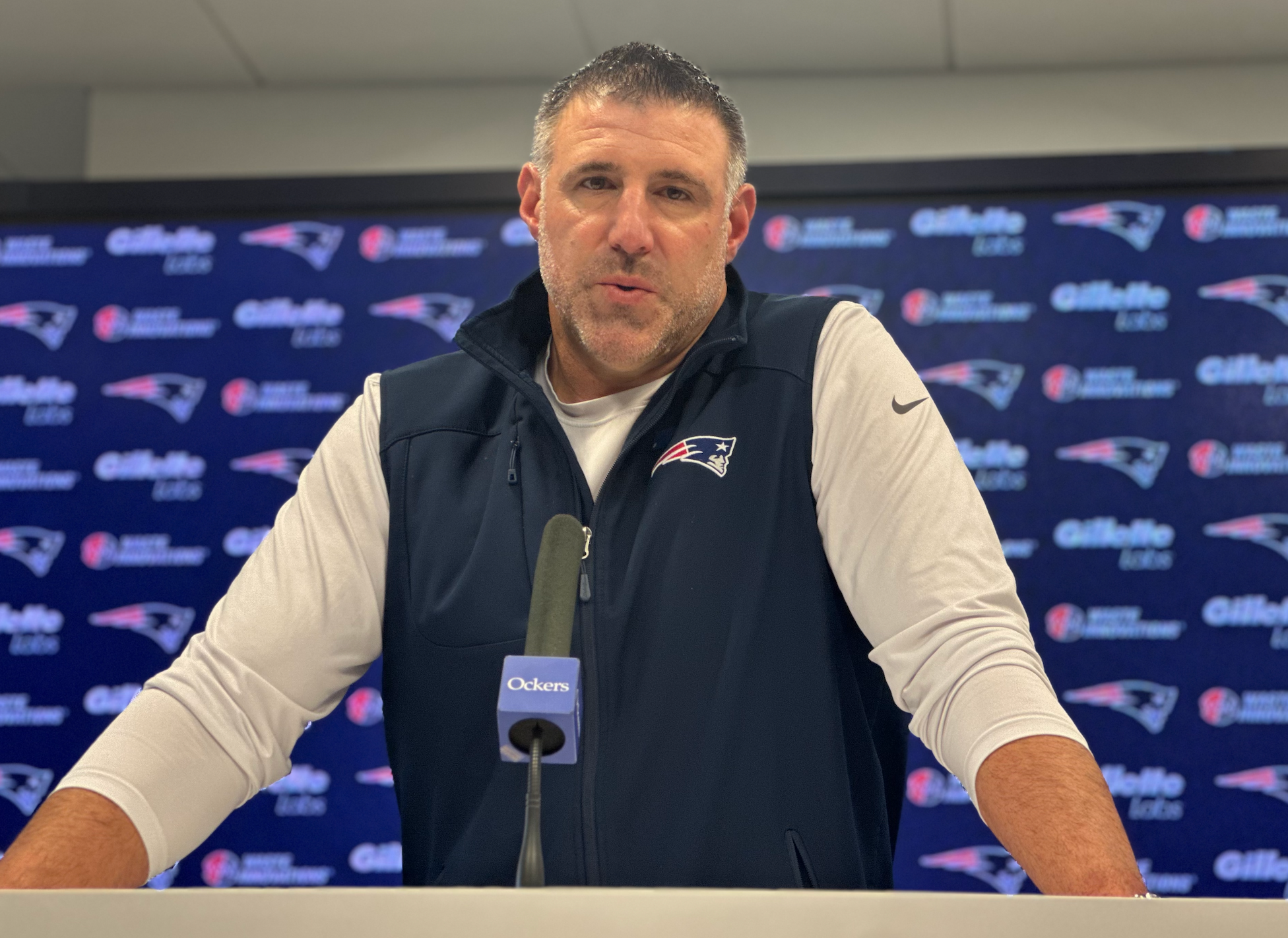 Patriots head coach Mike Vrabel