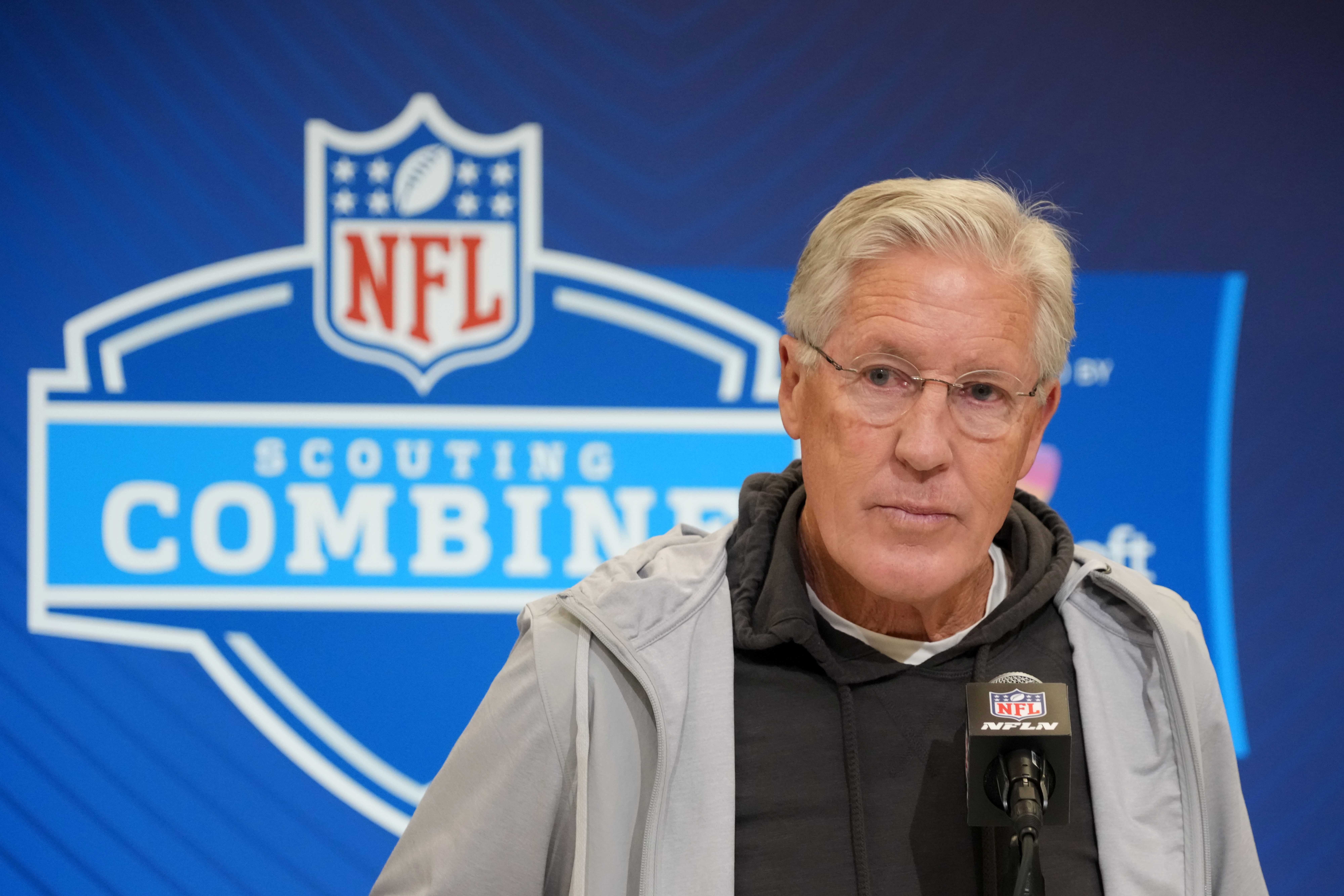 Las Vegas Raiders head coach Pete Carroll