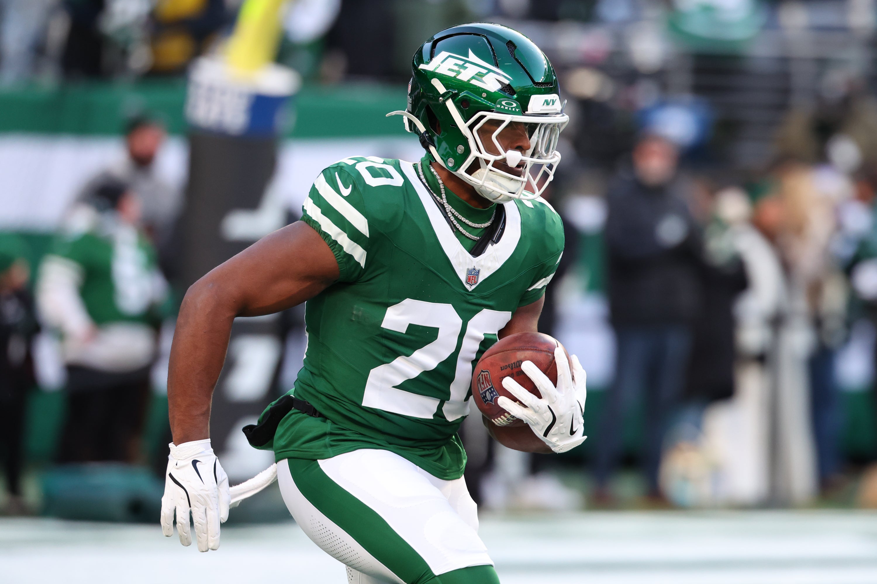 New York Jets running back Breece Hall (20) during pregame warmups for their game against the Miami Dolphins at MetLife Stadium.