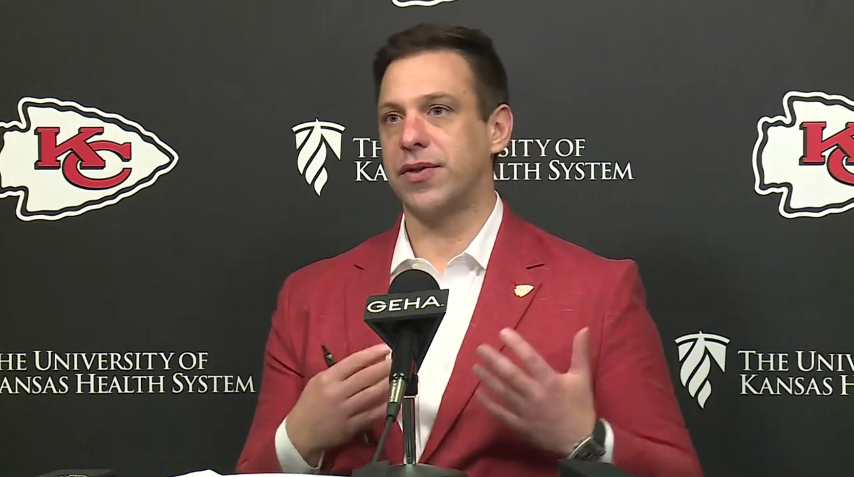 Chiefs GM Brett Veach speaks to the media after Round 1 of the 2025 NFL Draft.