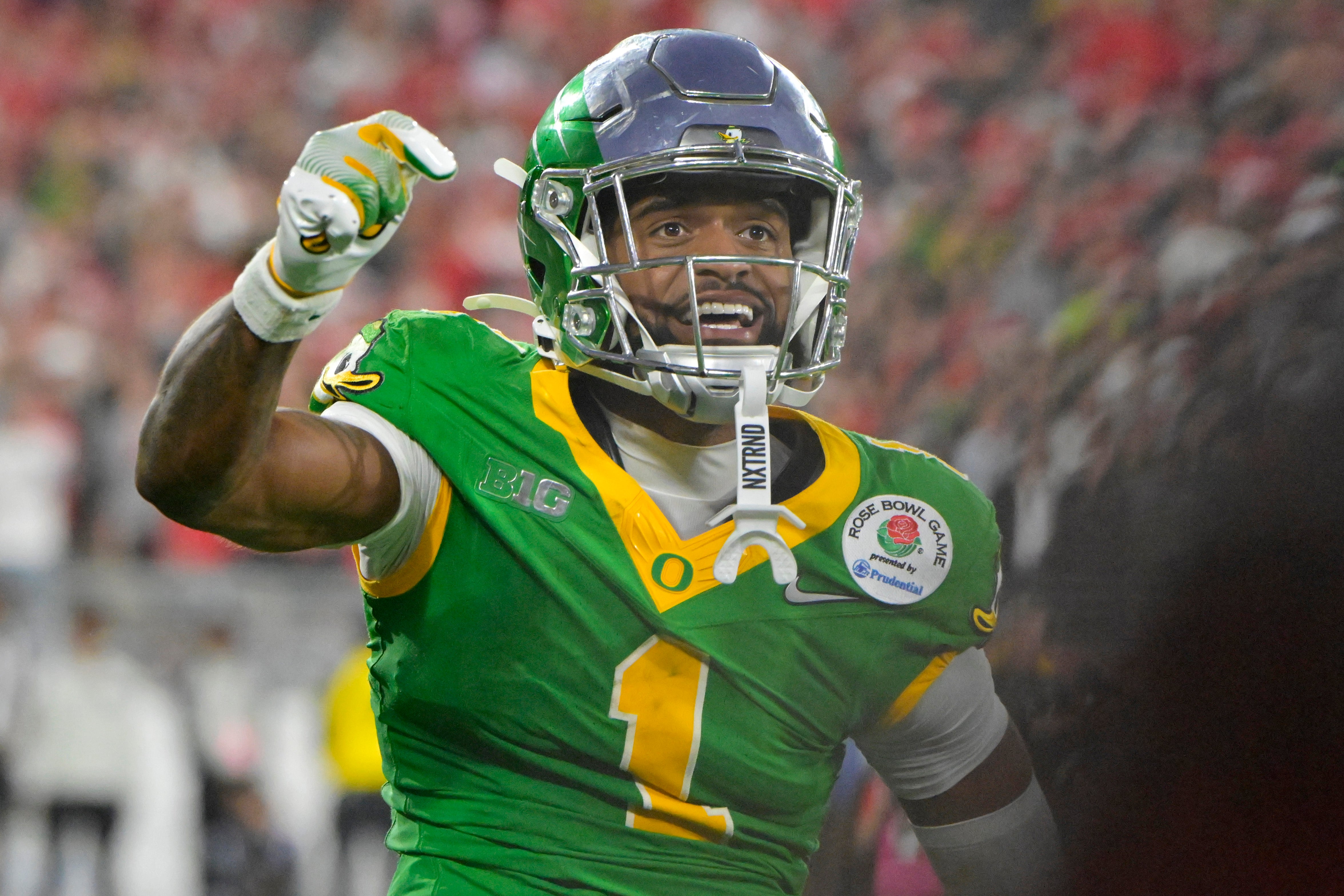 Oregon Ducks wide receiver Traeshon Holden (1) celebrates after a touchdown in the second half against the Ohio State Buckeyes in the 2025 Rose Bowl college football quarterfinal game at Rose Bowl Stadium.