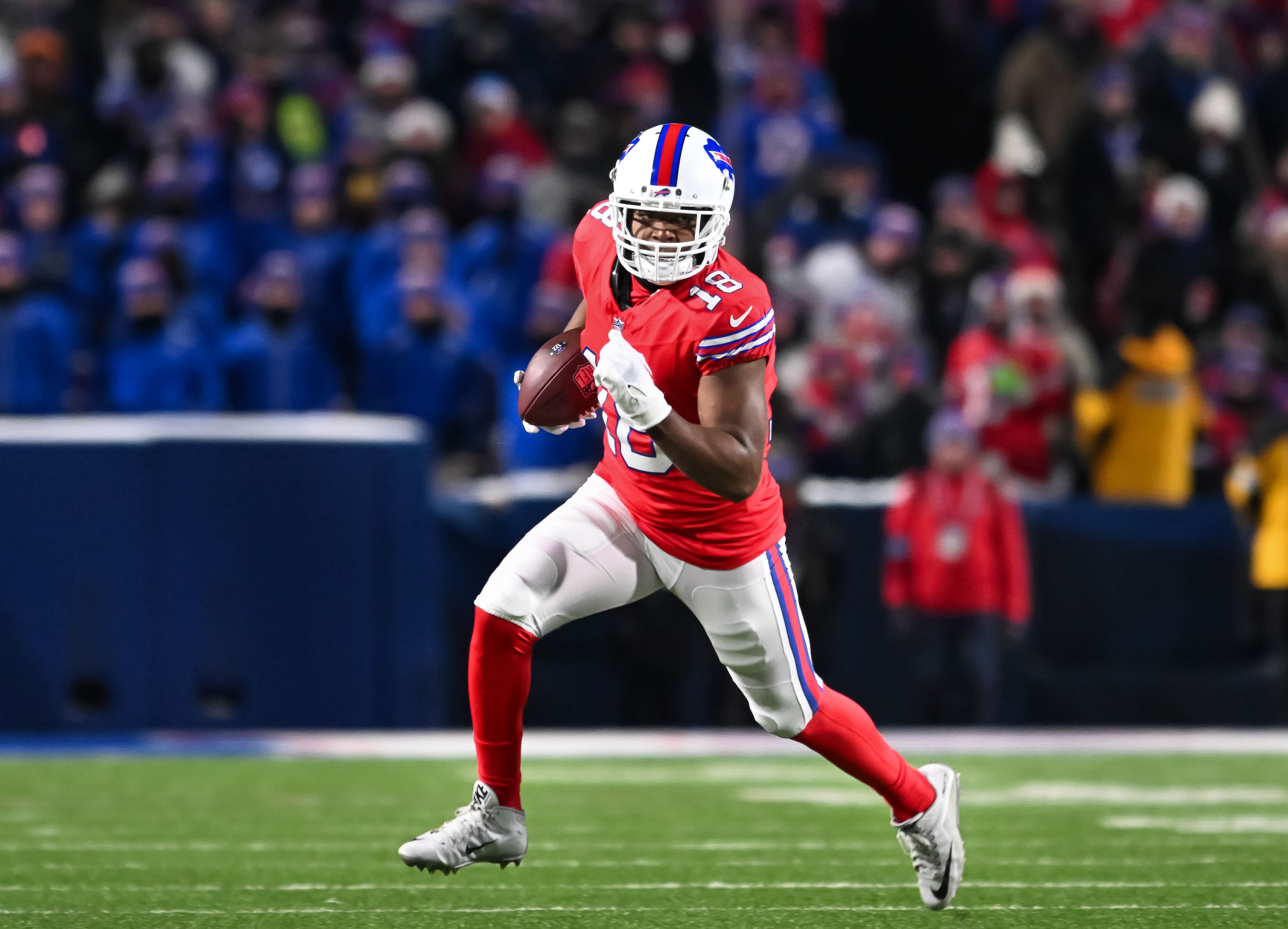 Buffalo Bills wide receiver Amari Cooper (18) turns up field after making a catch in the second quarter against the New England Patriots