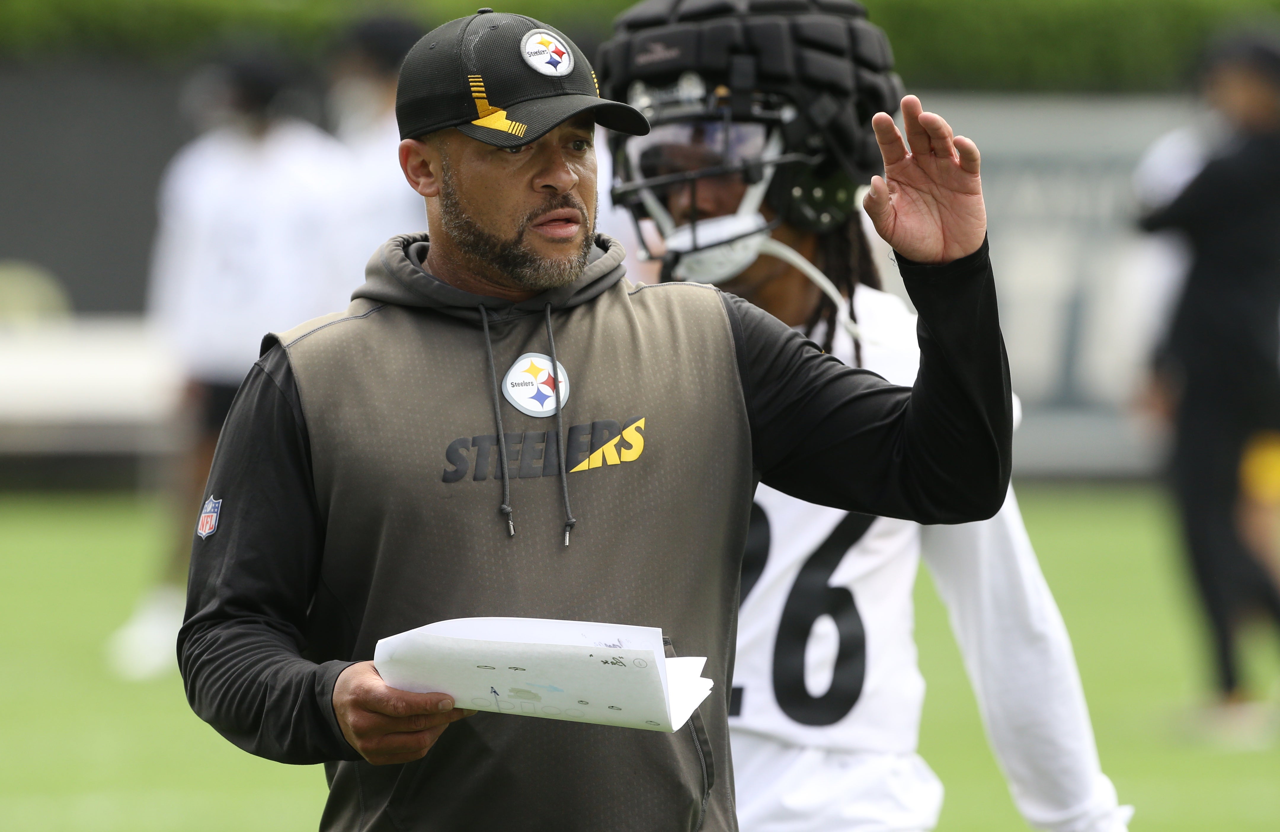 Jun 9, 2022; Pittsburgh, Pennsylvania, USA; Pittsburgh Steelers running backs coach Eddie Faulkner participates in minicamp at UPMC Rooney Sports Complex..