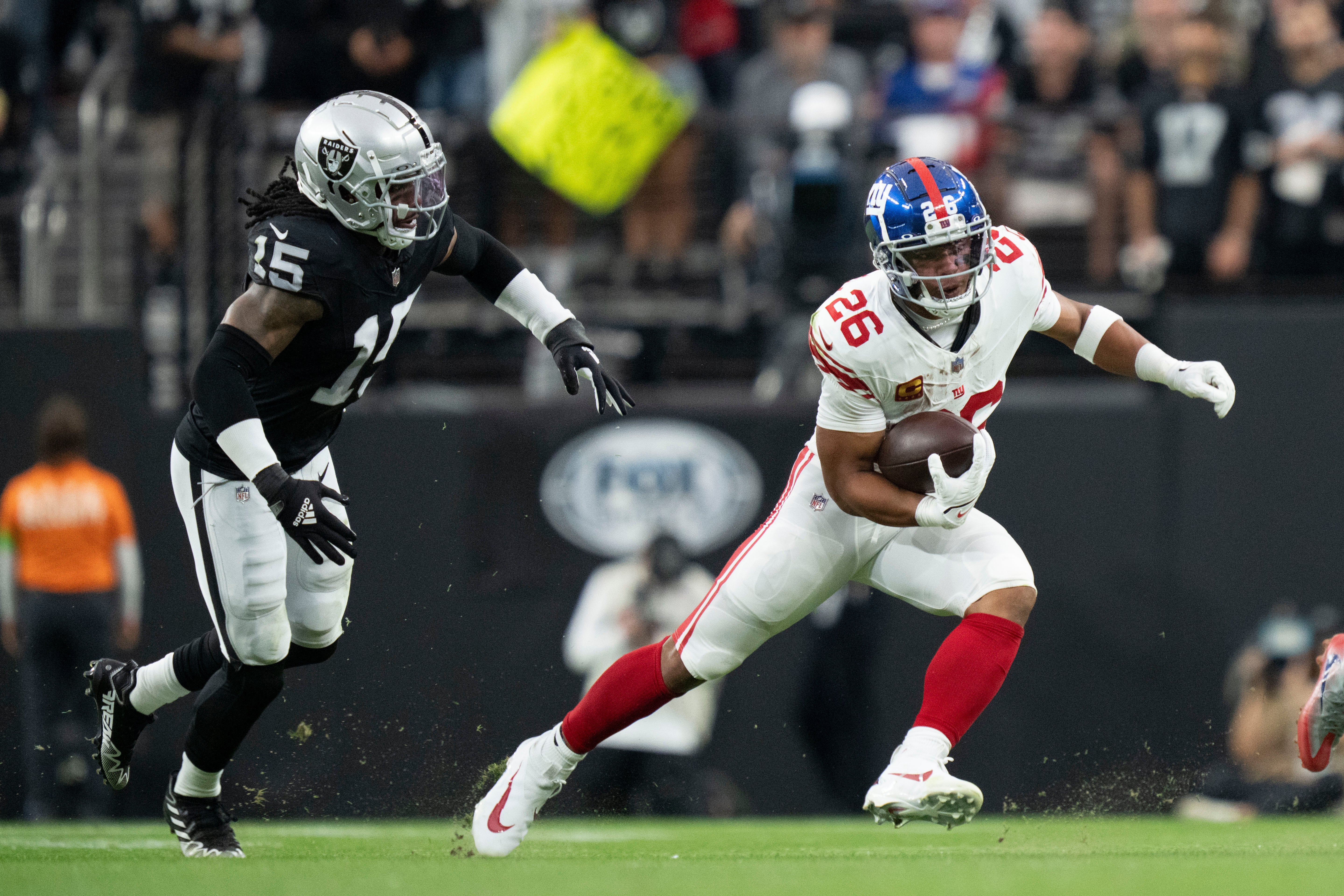 Las Vegas Raiders linebacker Jatlon Smith