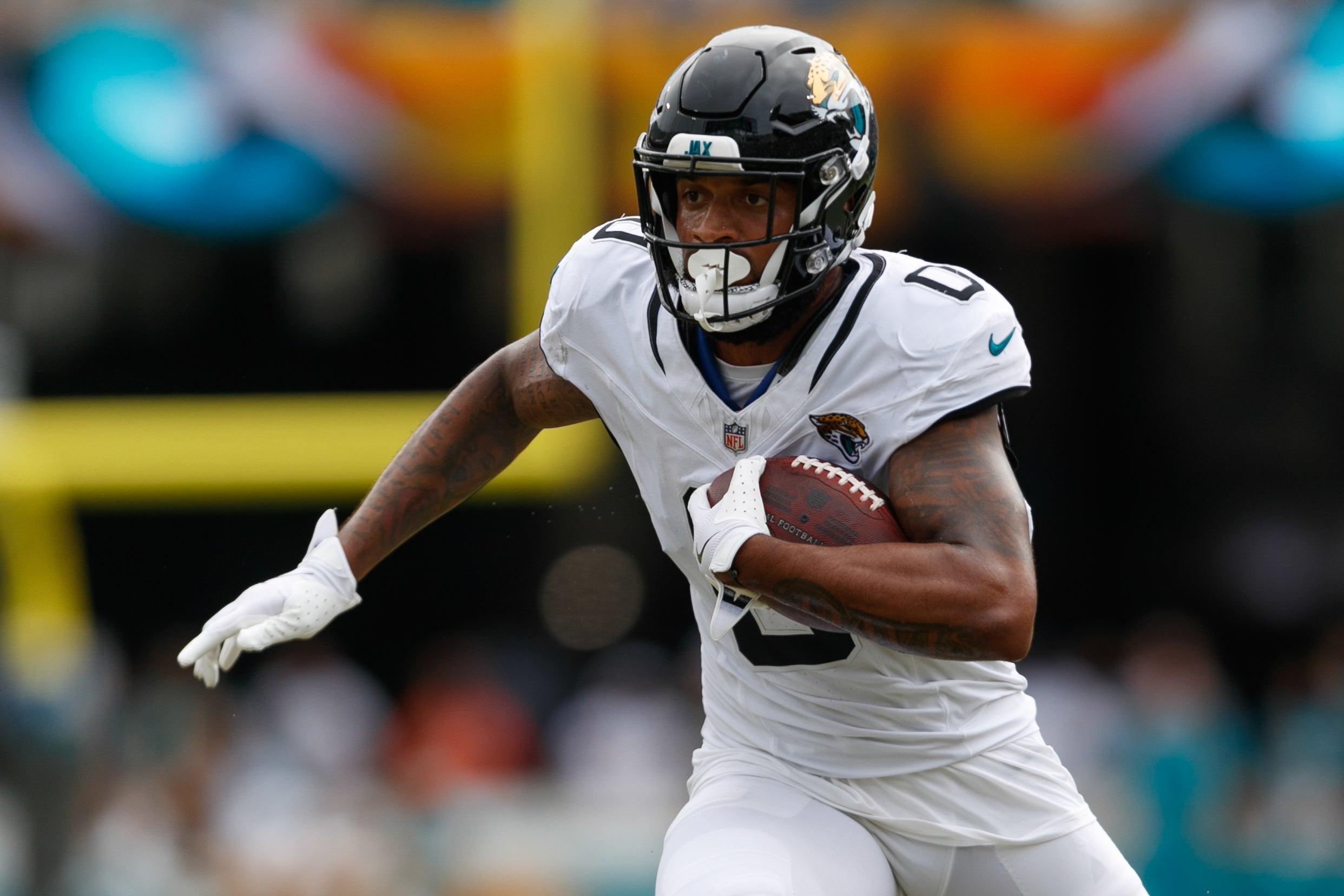 Jacksonville Jaguars wide receiver Gabe Davis (0)