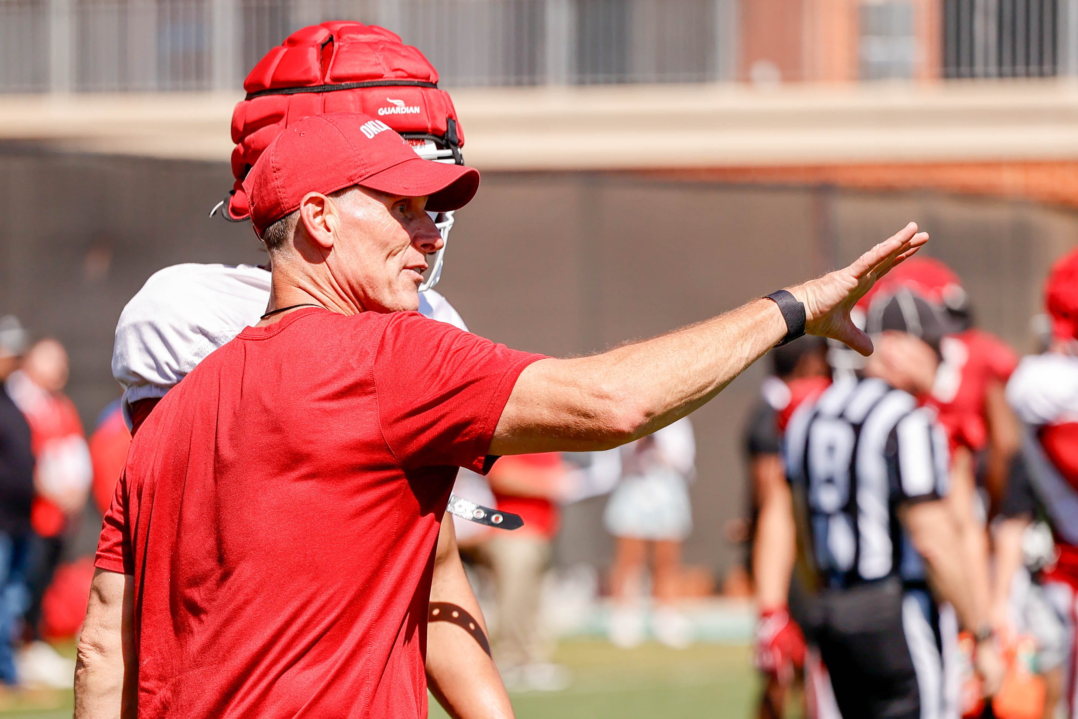 Oklahoma Sooners head coach Brent Venables