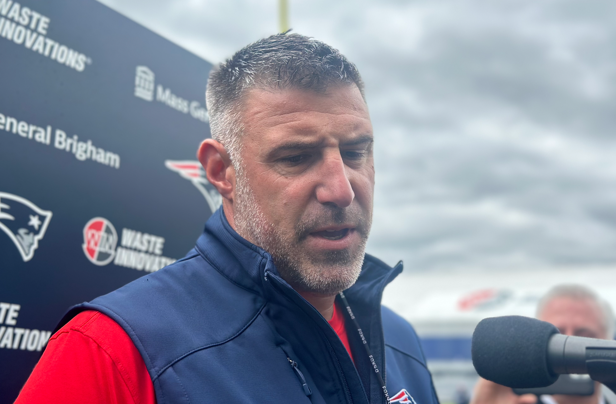 Patriots head coach Mike Vrabel at OTAs