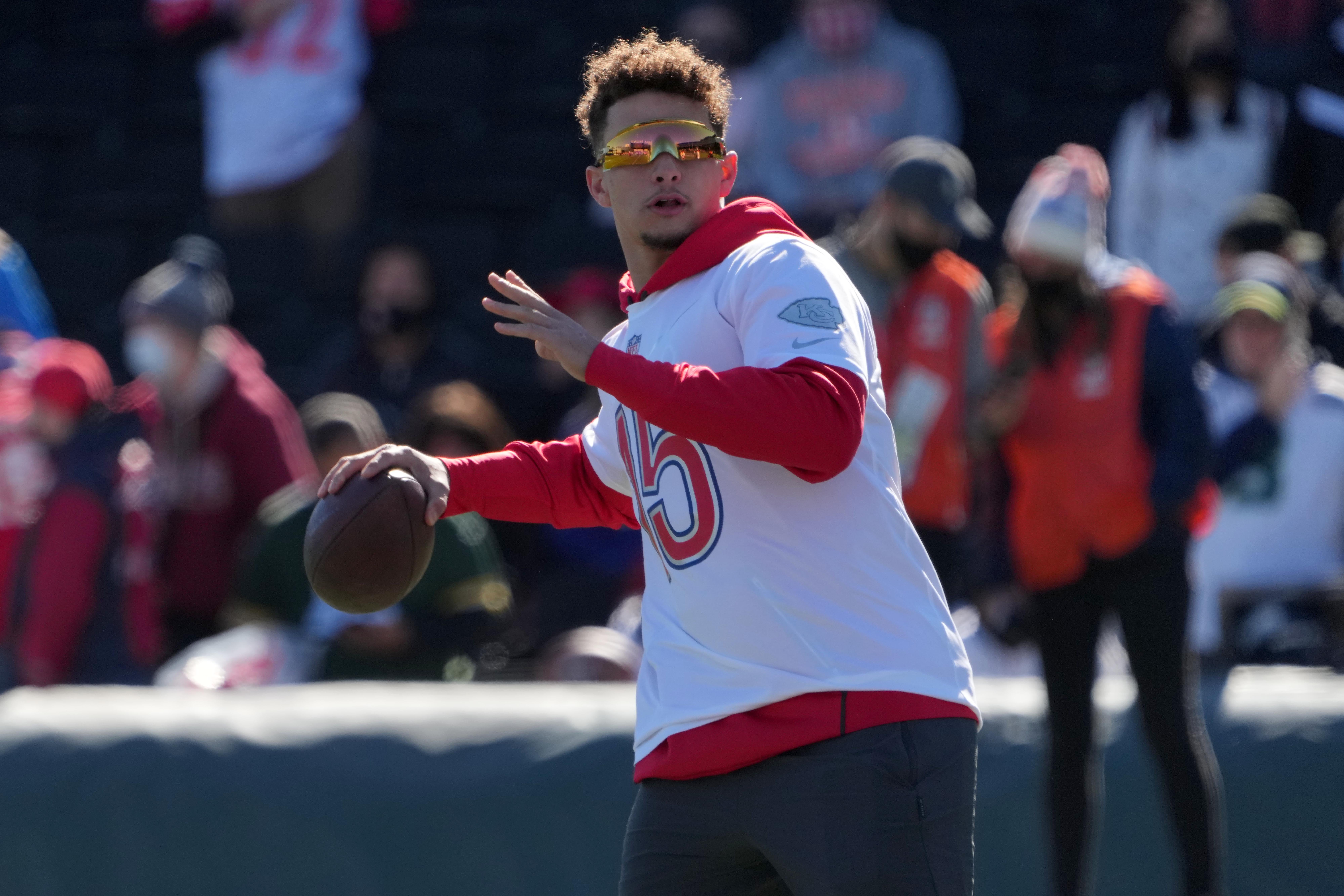 Kansas City Chiefs quarterback Patrick Mahomes (15) during AFC practice for the Pro Bowl
