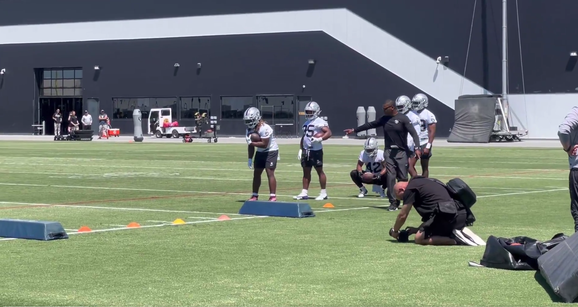 Las Vegas Raiders running back Ashton Jeanty