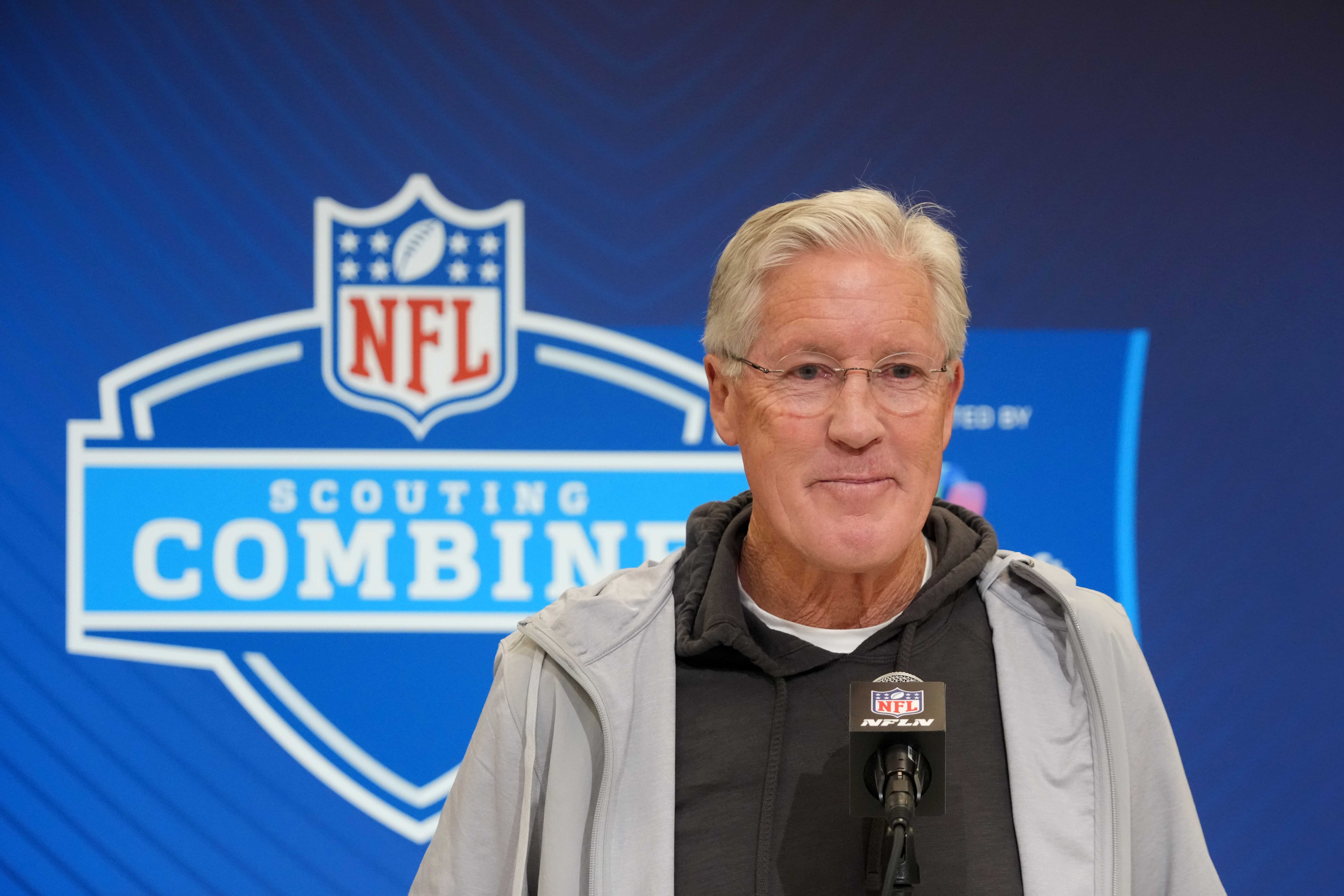 Las Vegas Raiders head coach Pete Carroll