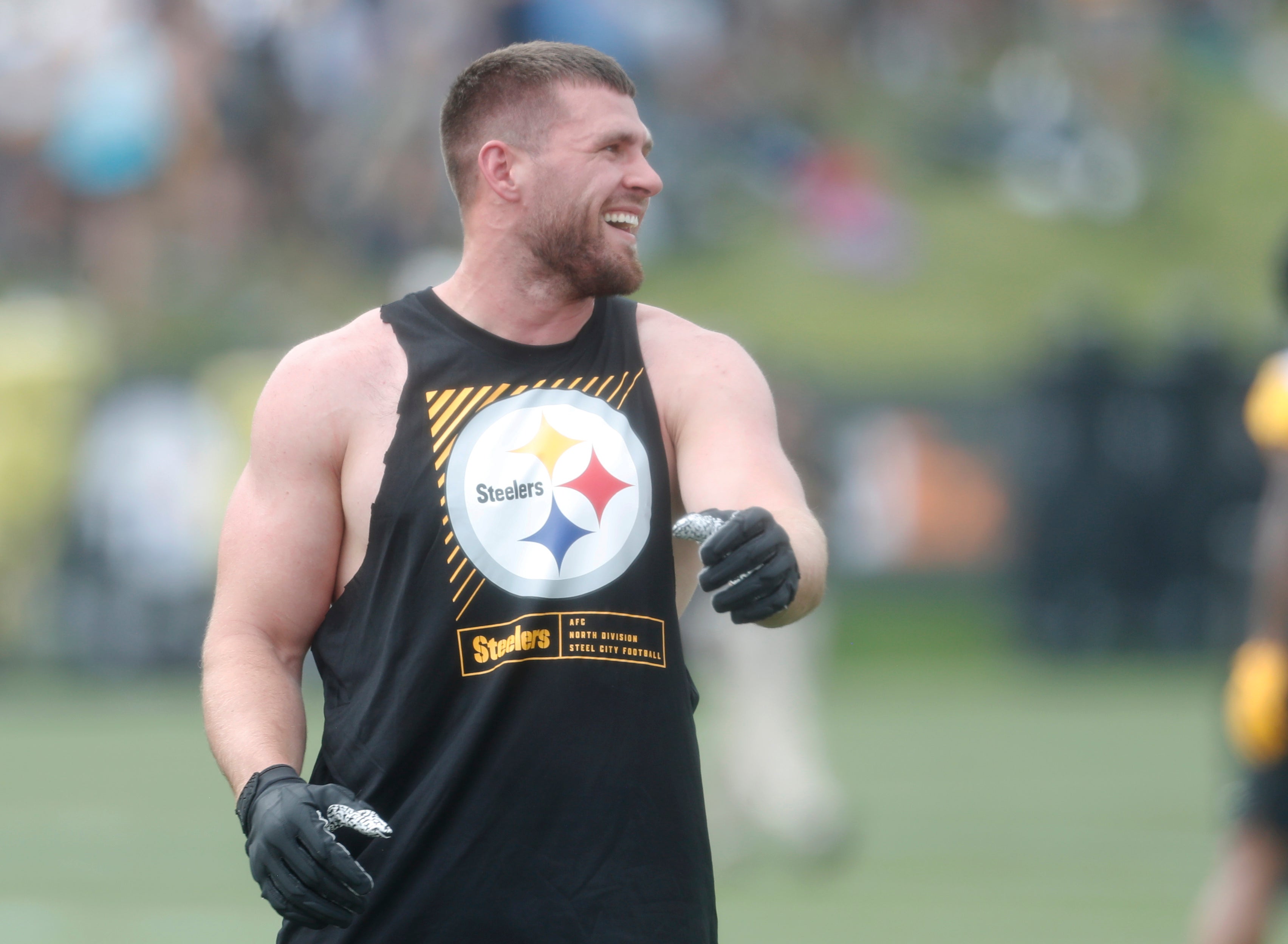 ,Jul 27, 2023; Latrobe, PA, USA; Pittsburgh Steelers linebacker T.J. Watt (90) participates in drills during training camp at Saint Vincent College.