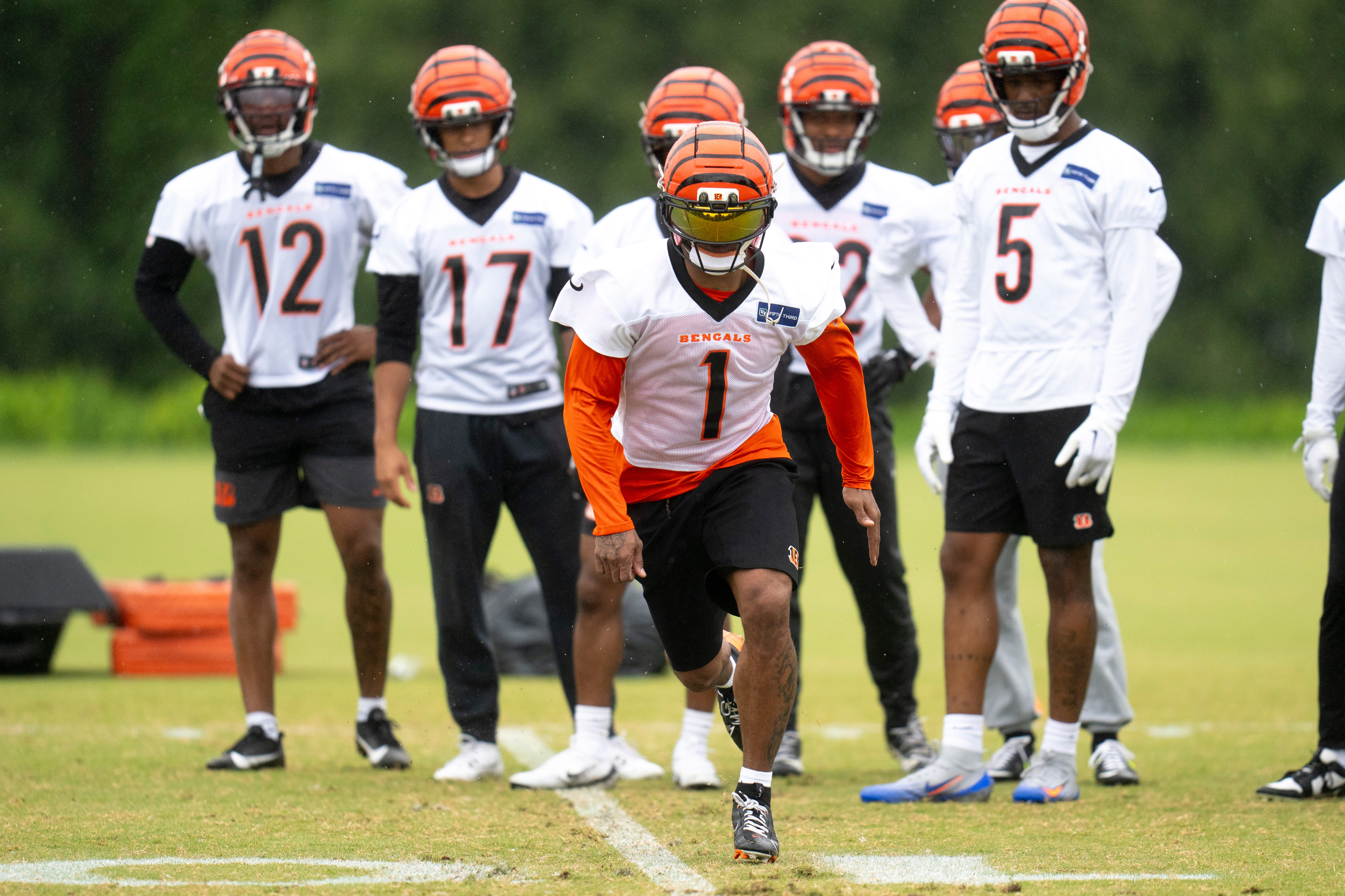 Cincinnati Bengals wide receiver Ja'Marr Chase (1) runs a route during the Cincinnati Bengals practice in Cincinnati on Tuesday, May 27, 2025.
