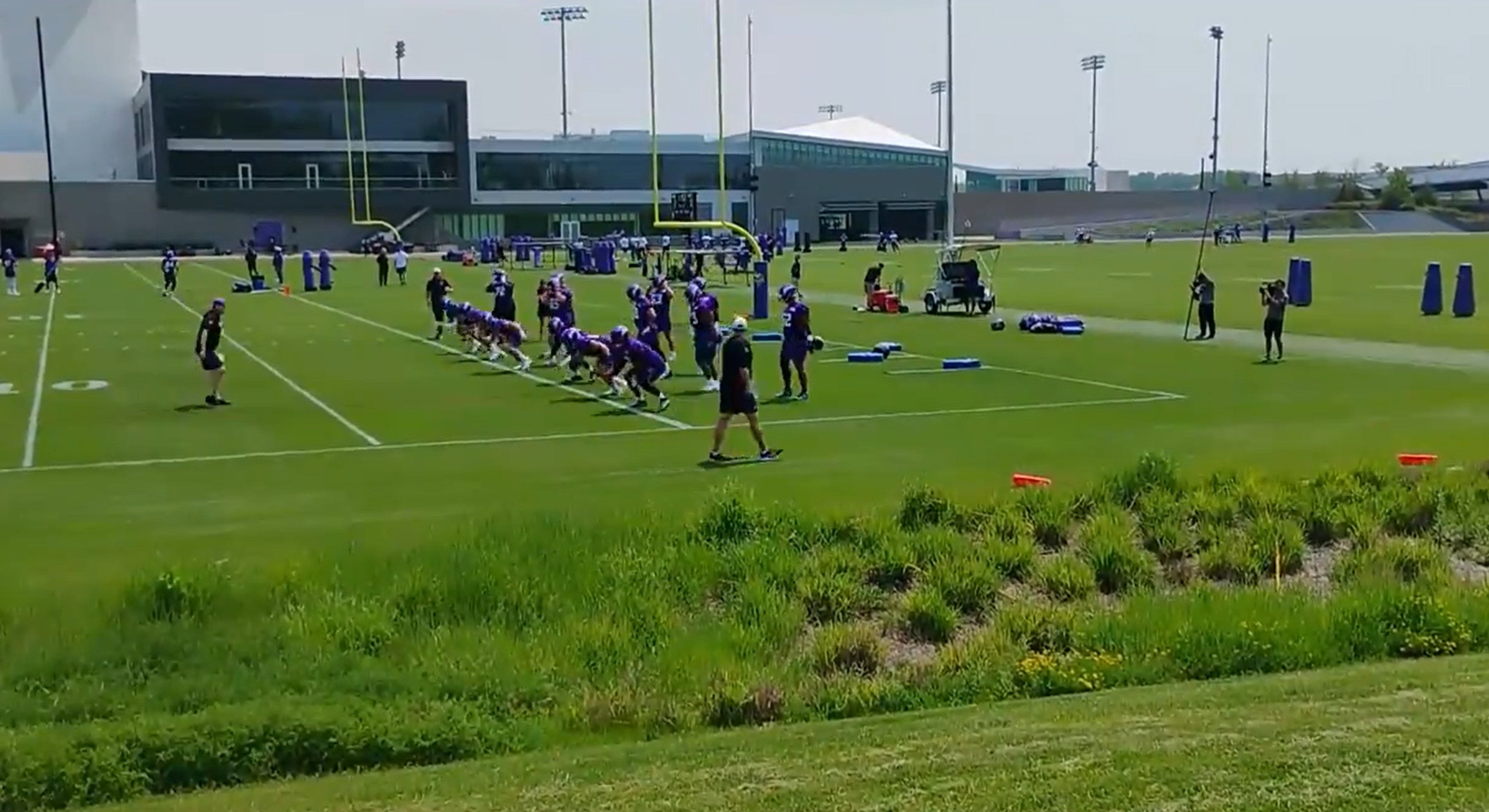 Christian Darrisaw returns to practice during mandatory minicamp