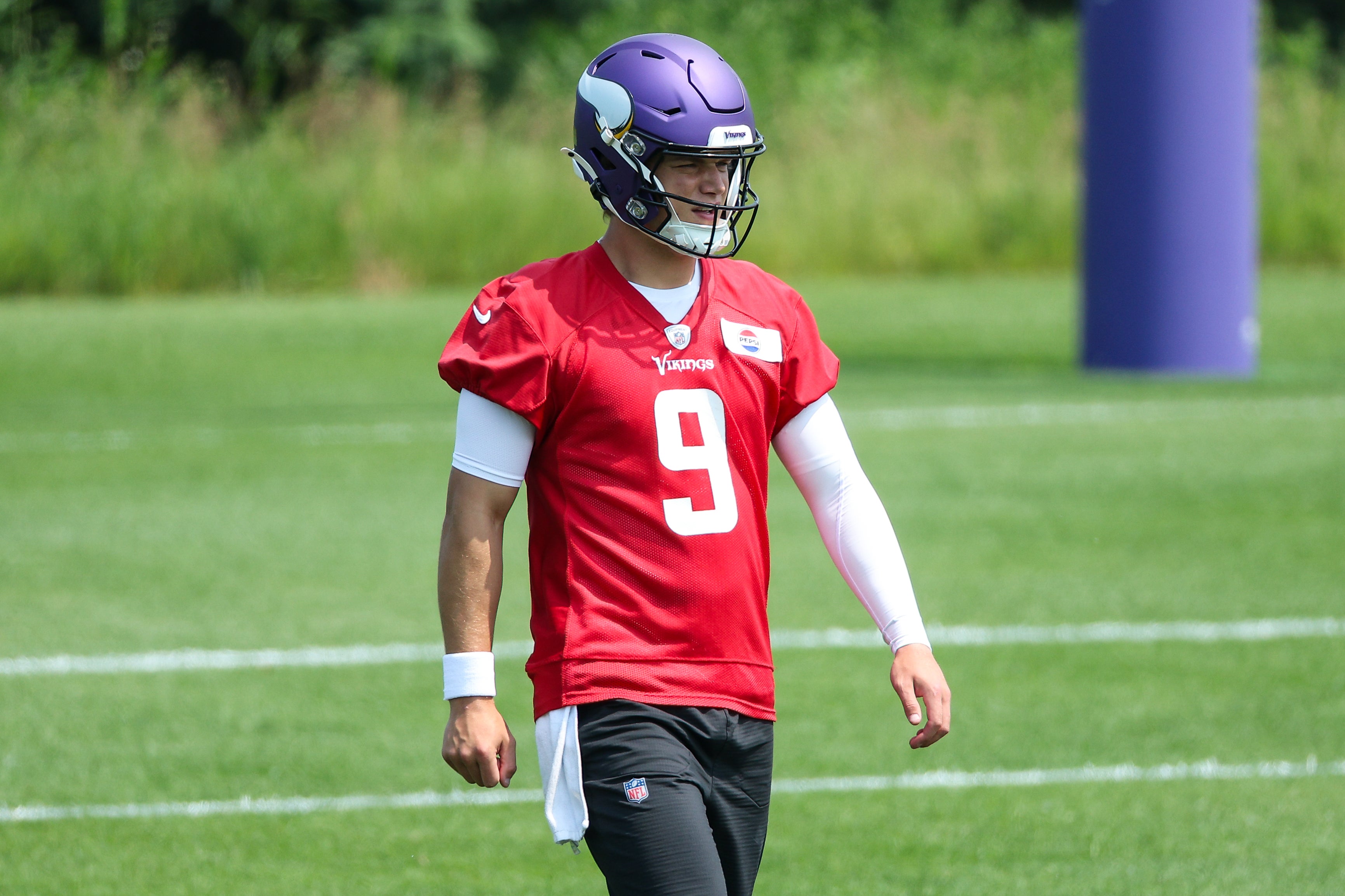 Jun 10, 2025; Minneapolis, MN, USA; Minnesota Vikings quarterback J.J. McCarthy (9) practices during minicamp at the Minnesota Vikings Training Facility.