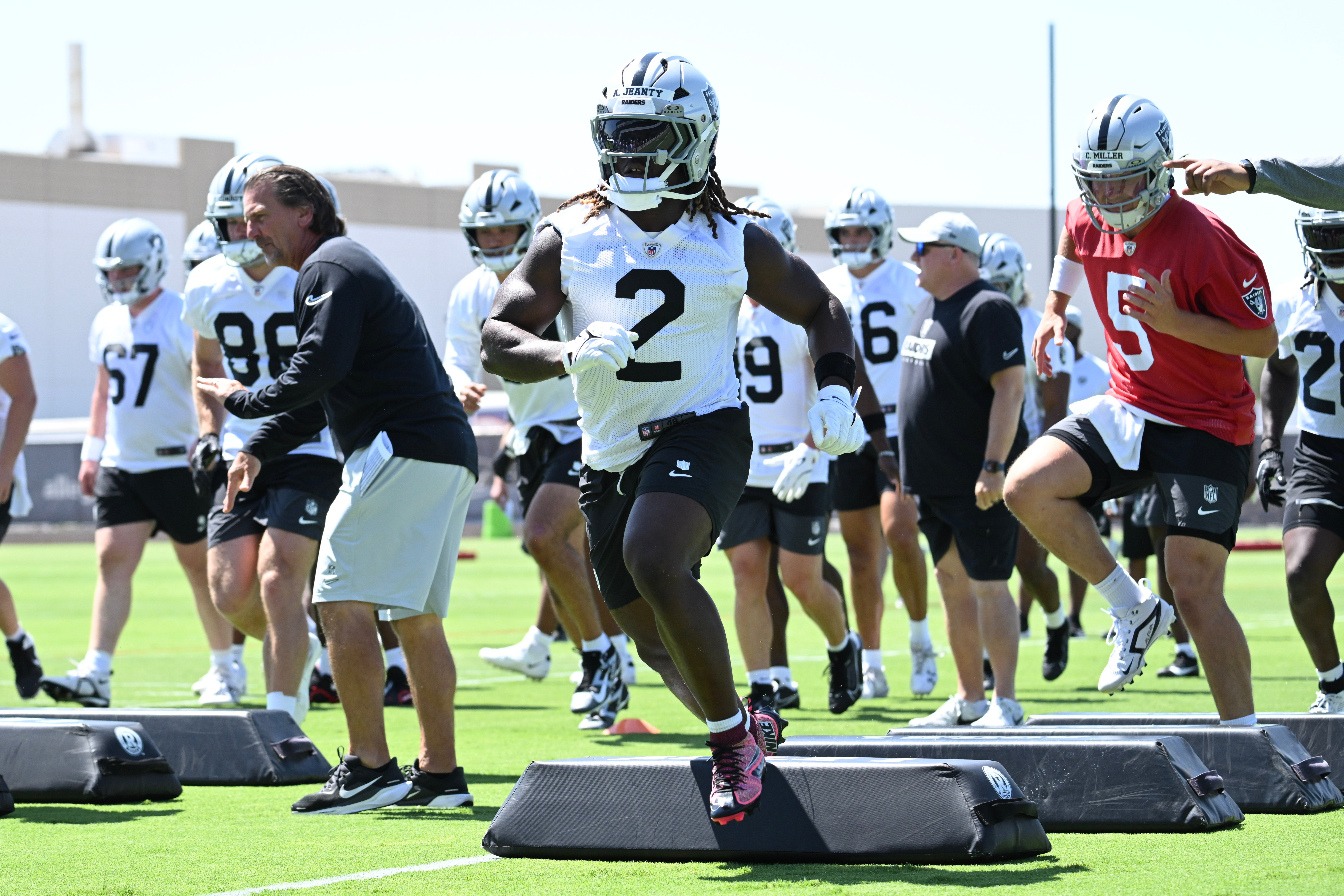 Las Vegas Raiders running back Ashton Jeanty