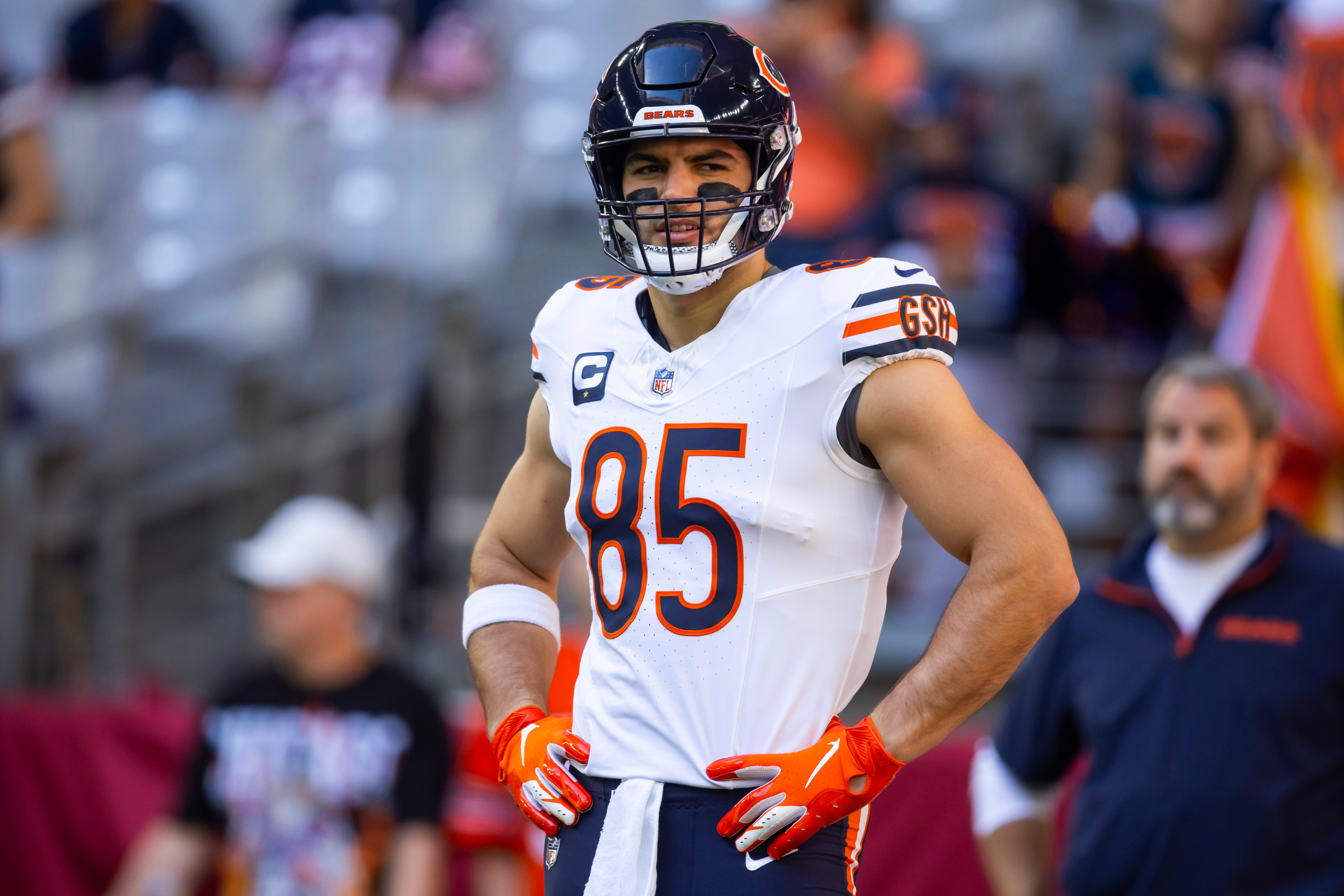 Nov 3, 2024; Glendale, Arizona, USA; Chicago Bears tight end Cole Kmet (85) against the Arizona Cardinals at State Farm Stadium.