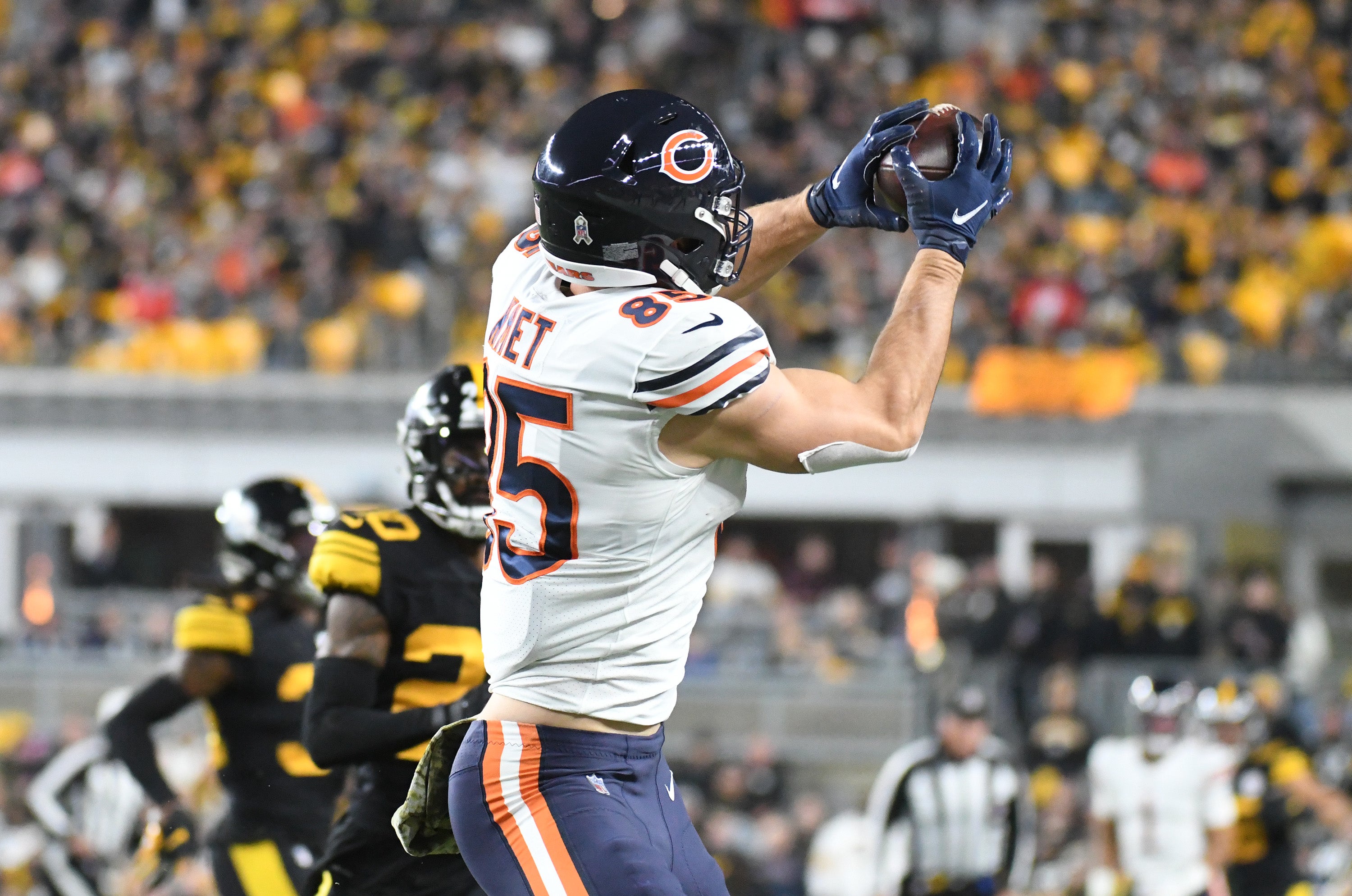 Nov 8, 2021; Pittsburgh, Pennsylvania, USA; Chicago Bears tight end Cole Kmet (86) makes a catch against the Pittsburgh Steelers during the second quarter at Heinz Field.