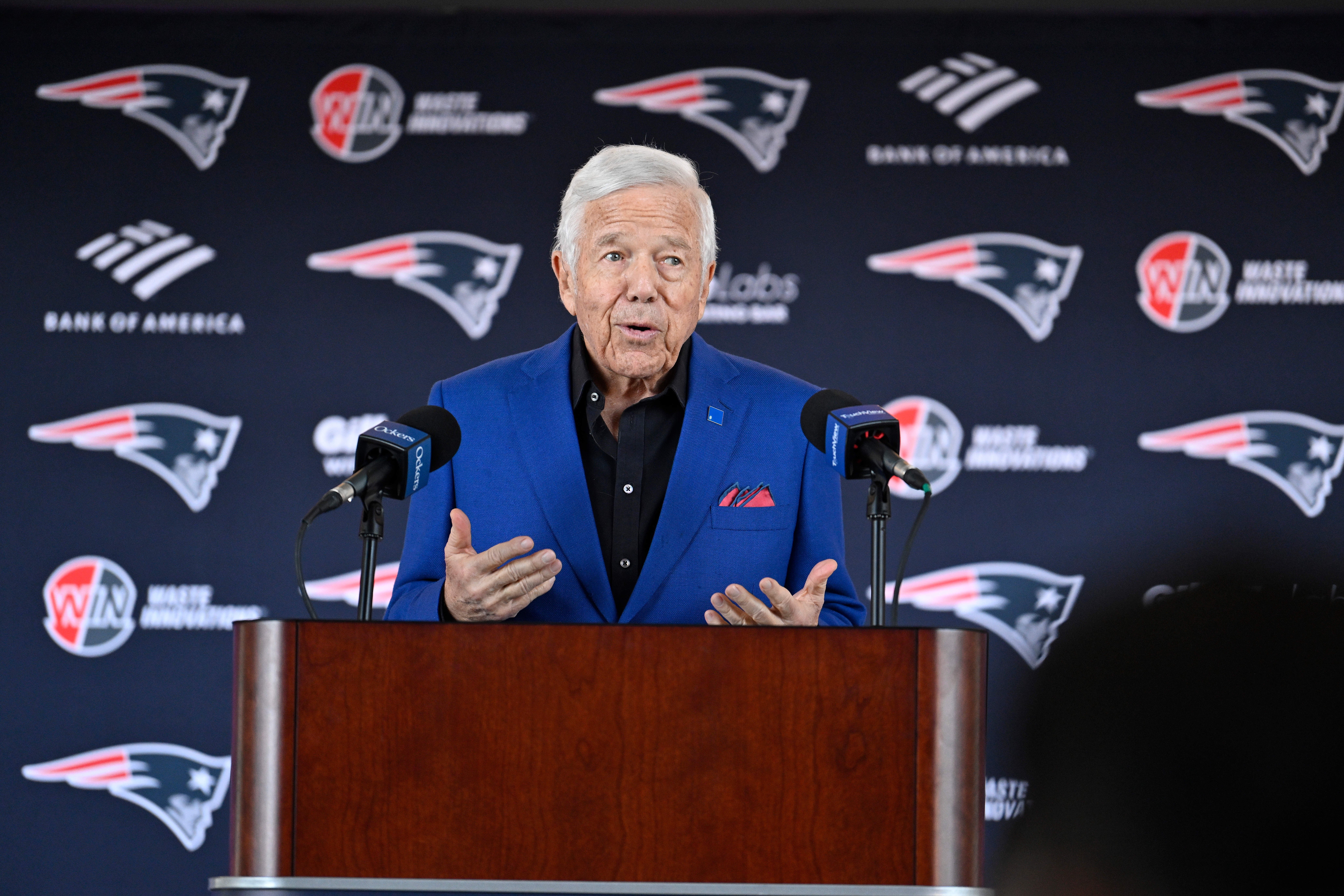 New England Patriots owner Robert Kraft discusses the teamís recent free agent additions with the media at Gillette Stadium.