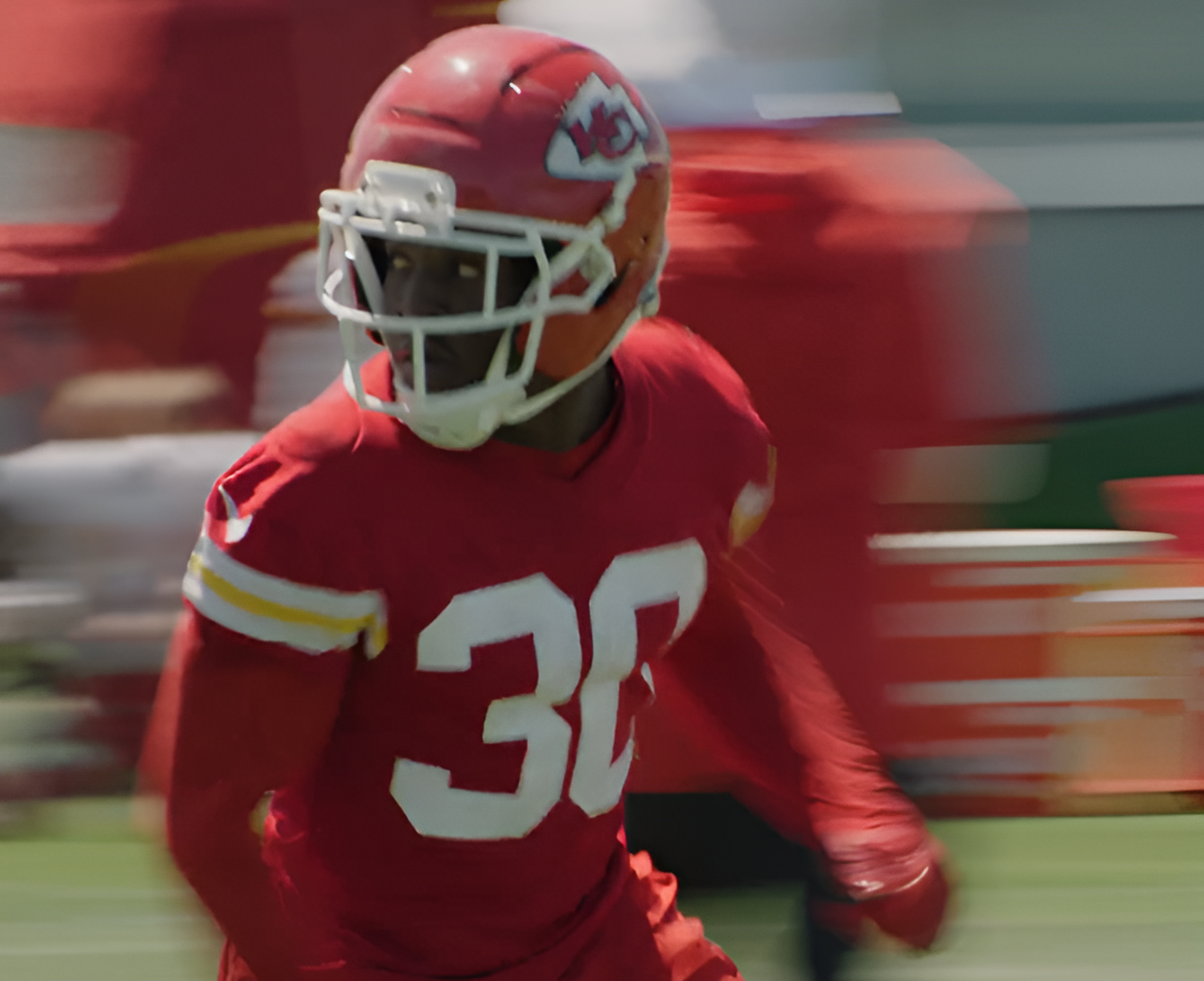 Chiefs RB Brashard Smith catches a pass out of the backfield during OTAs.