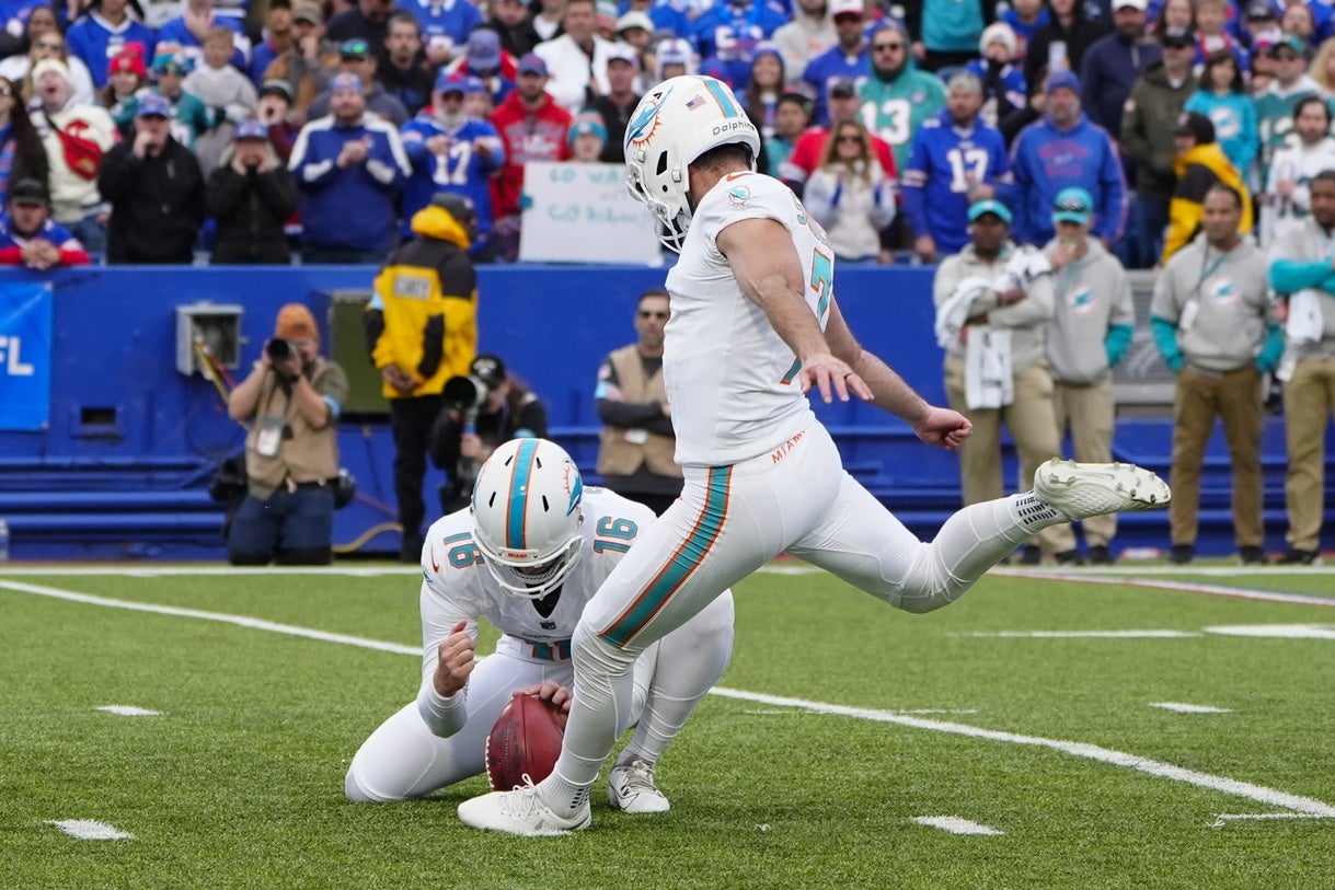 Miami Dolphins place kicker Jason Sanders (7) kicks and extra point against the Buffalo Bills during the second half at Highmark Stadium.