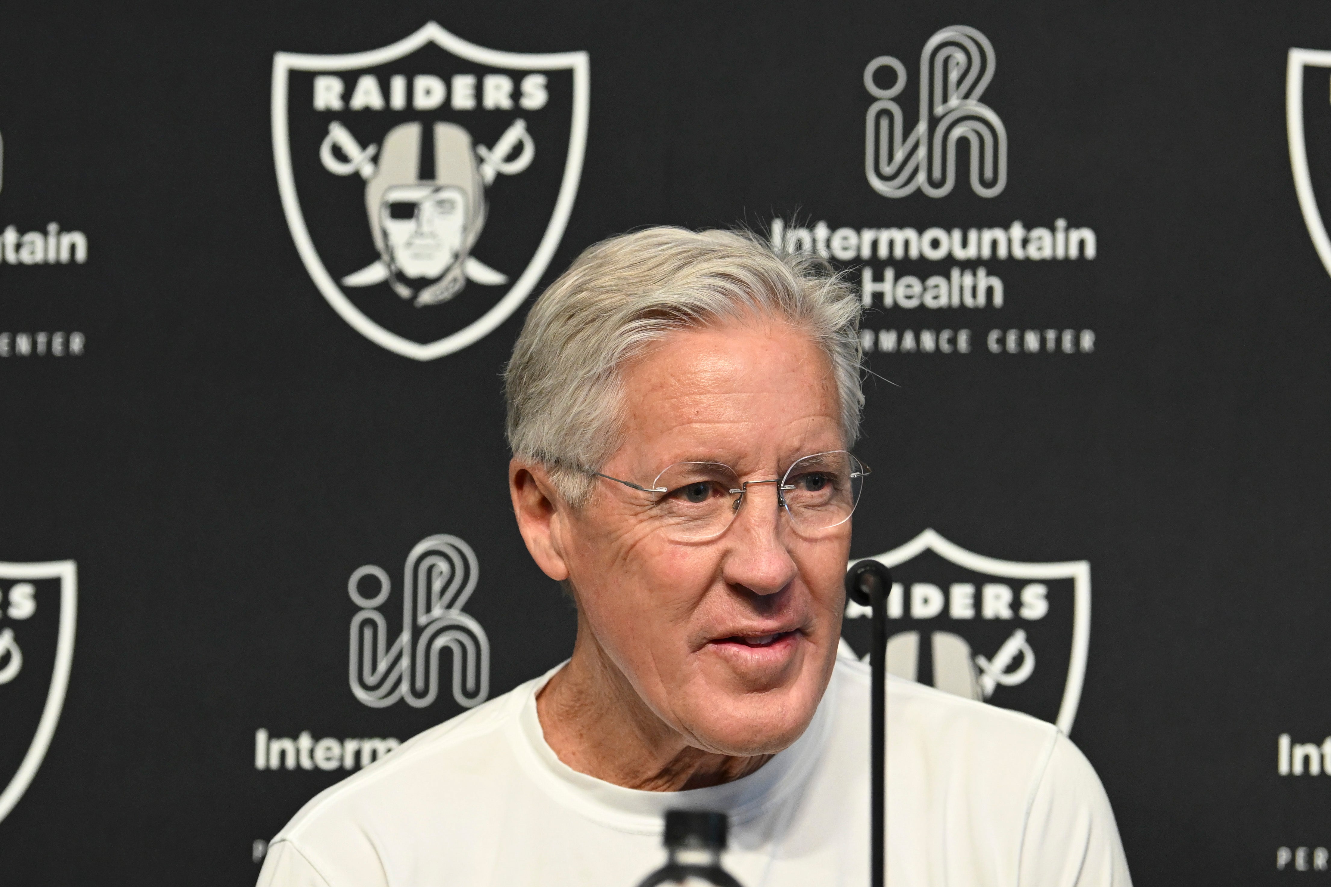 Las Vegas Raiders head coach Pete Carroll