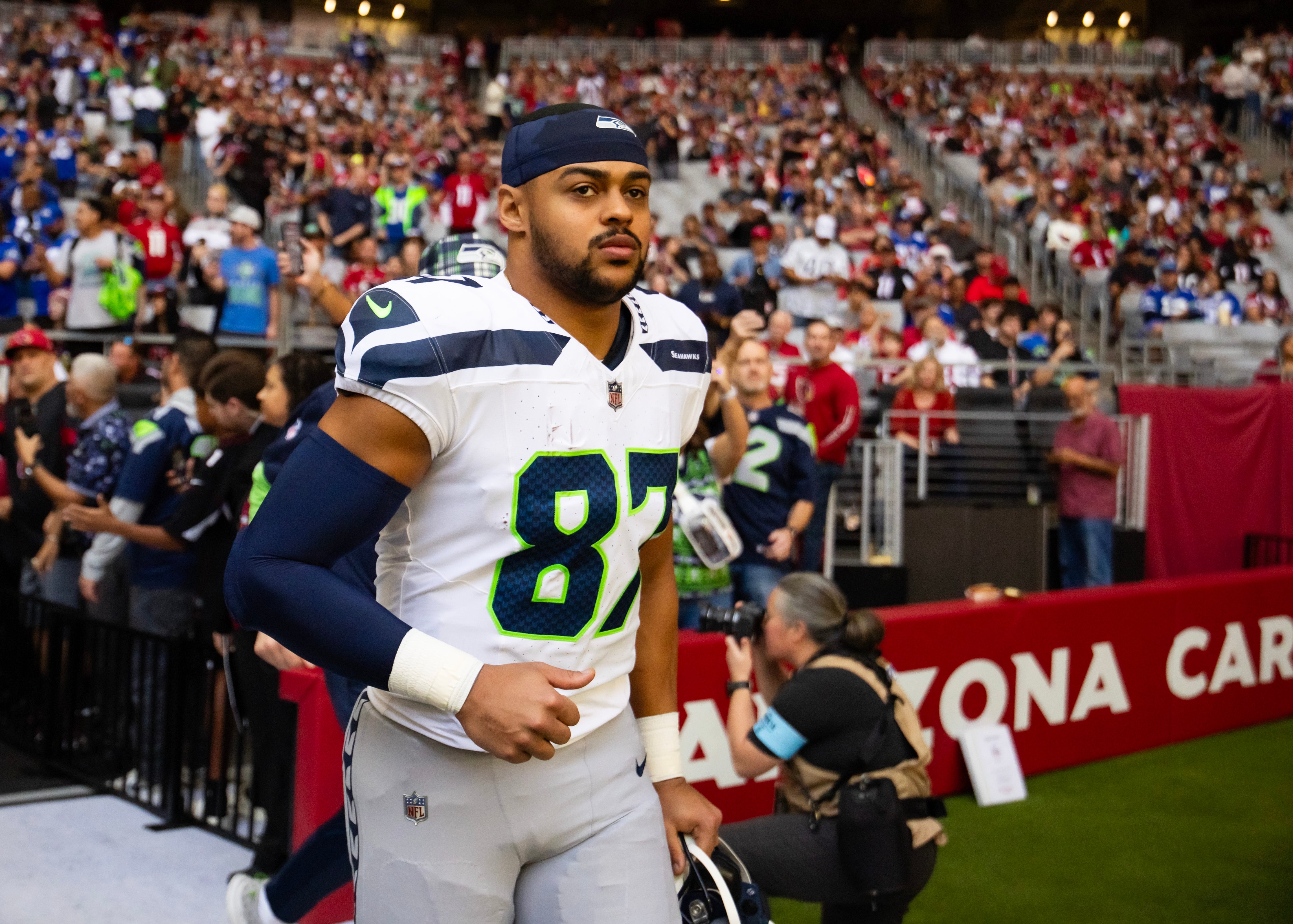 Dec 8, 2024; Glendale, Arizona, USA; Seattle Seahawks tight end Noah Fant (87) against the Arizona Cardinals at State Farm Stadium.