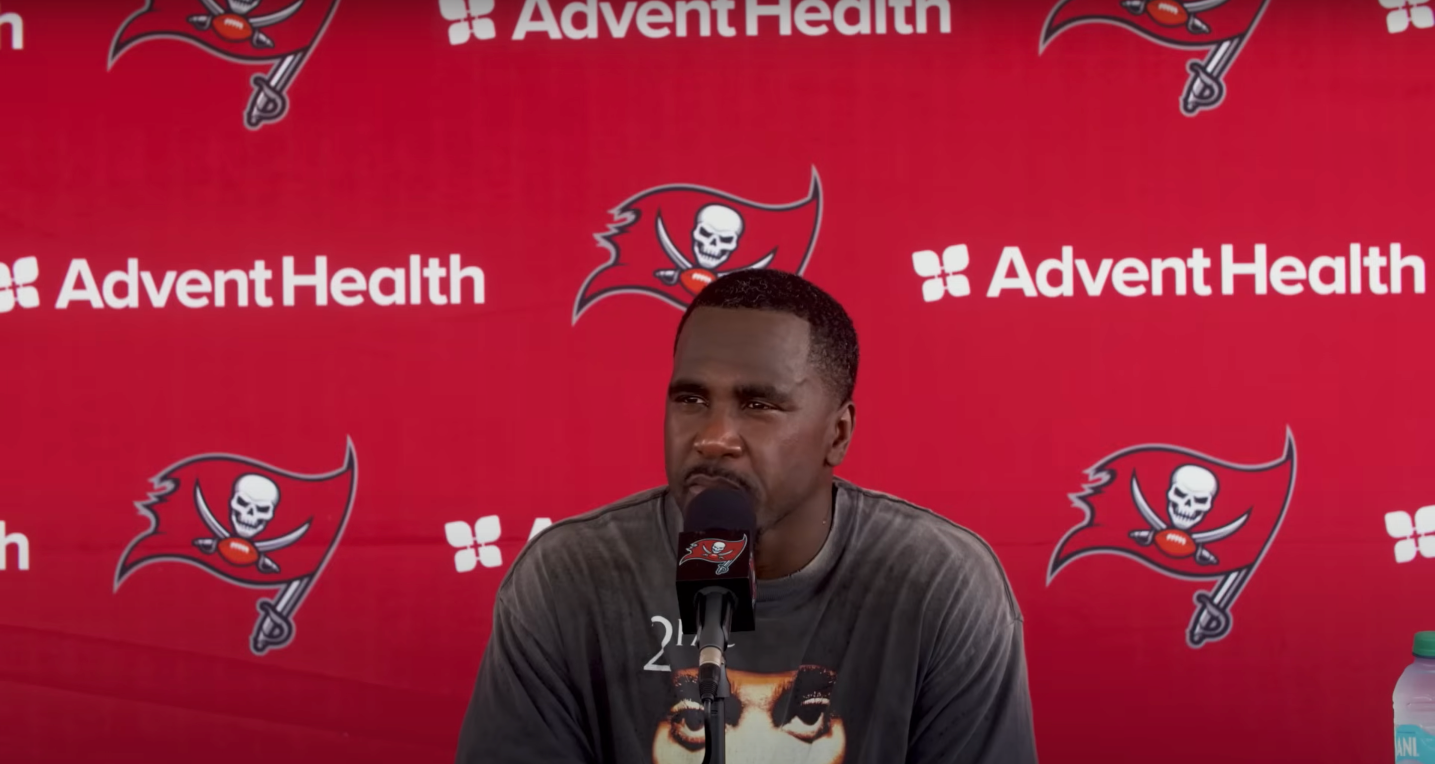 Lavonte David speaks with reporters on Day 1 of Bucs training camp.