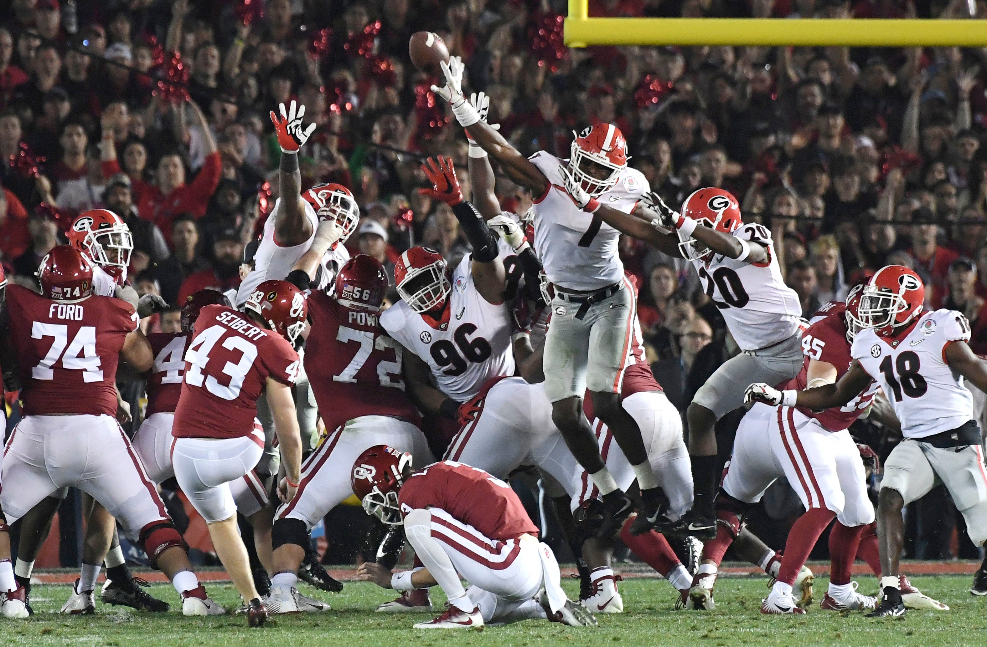 Georgia Bulldogs linebacker Lorenzo Carter (7) blocks a field goal attempt by Oklahoma Sooners place kicker Austin Seibert (43) in the second overtime period in the 2018 Rose Bowl college football.