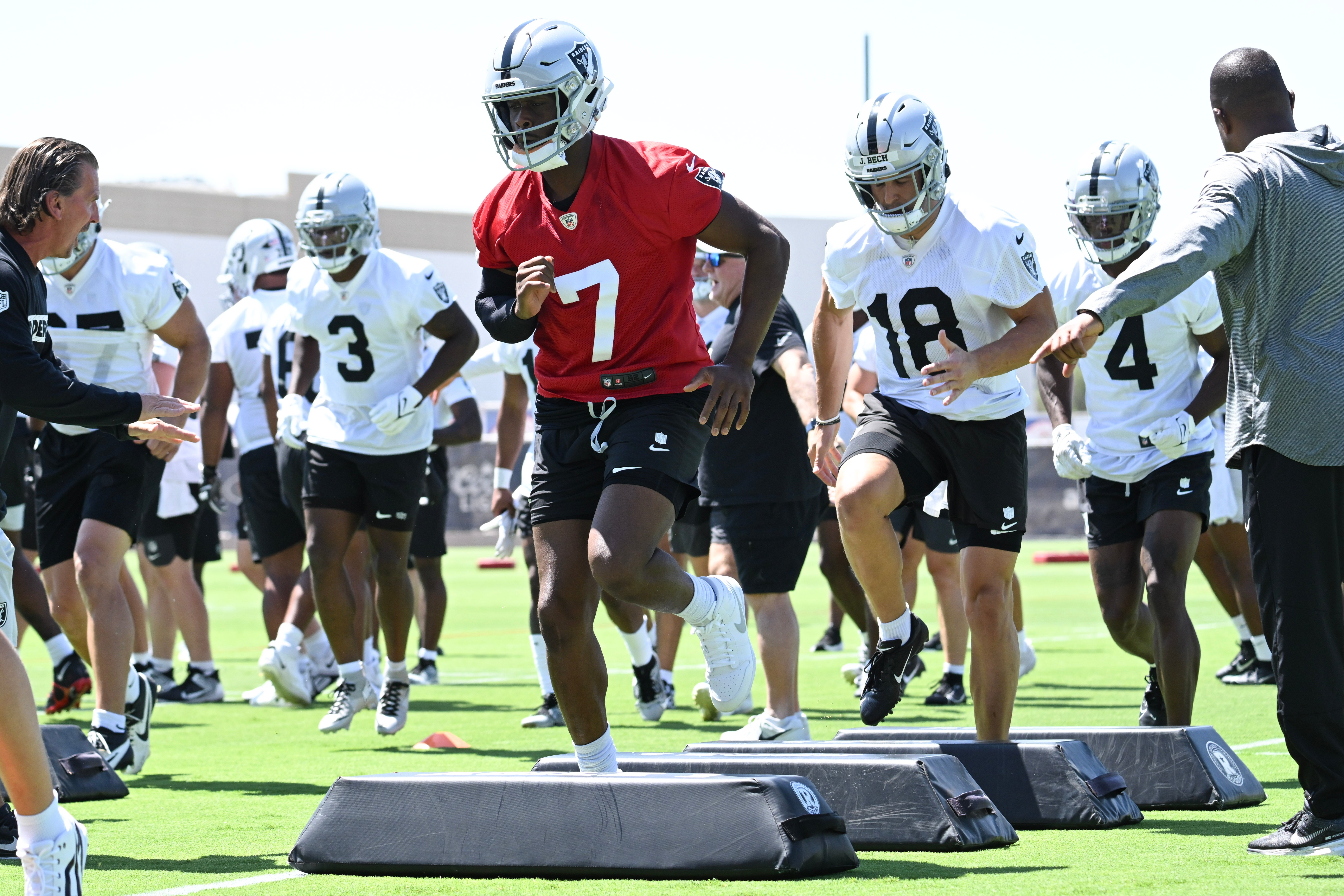 Las Vegas Raiders quarterback Geno Smith