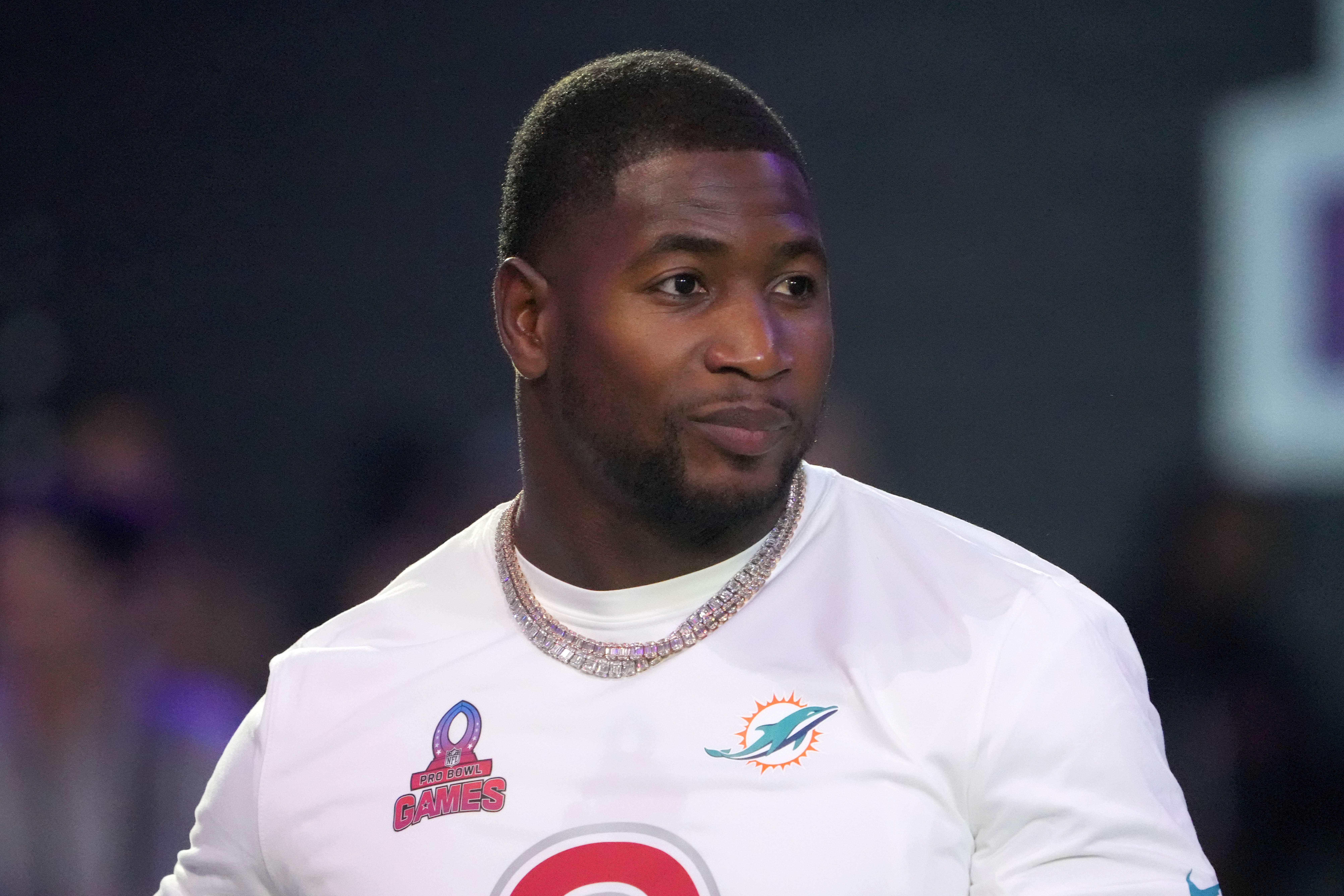 Jan 30, 2025; Orlando, FL, USA; AFC tight end Jonnu Smith of the Miami Dolphins during the Pro Bowl Skills Challenge at Nicholson Fieldhouse.