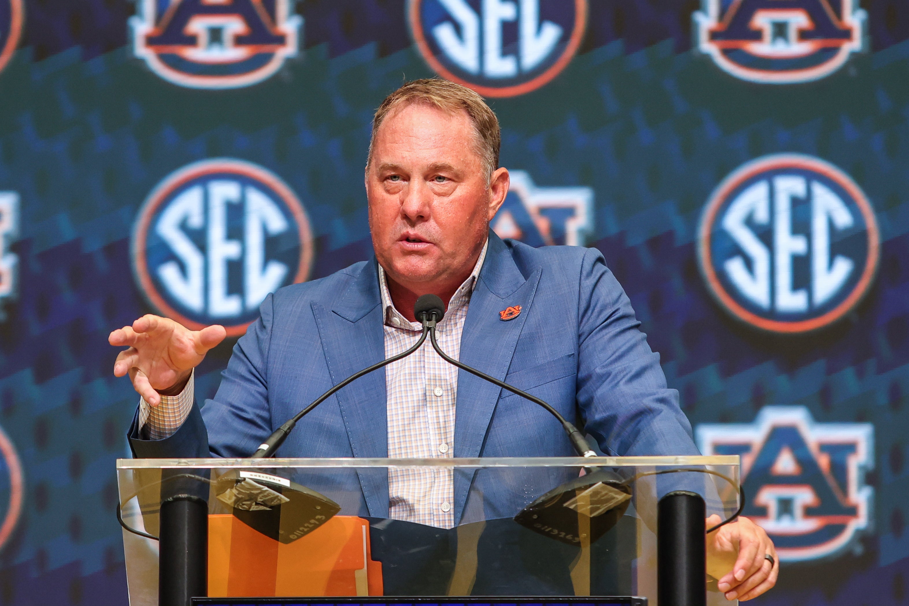 Auburn Tigers head coach Hugh Freeze