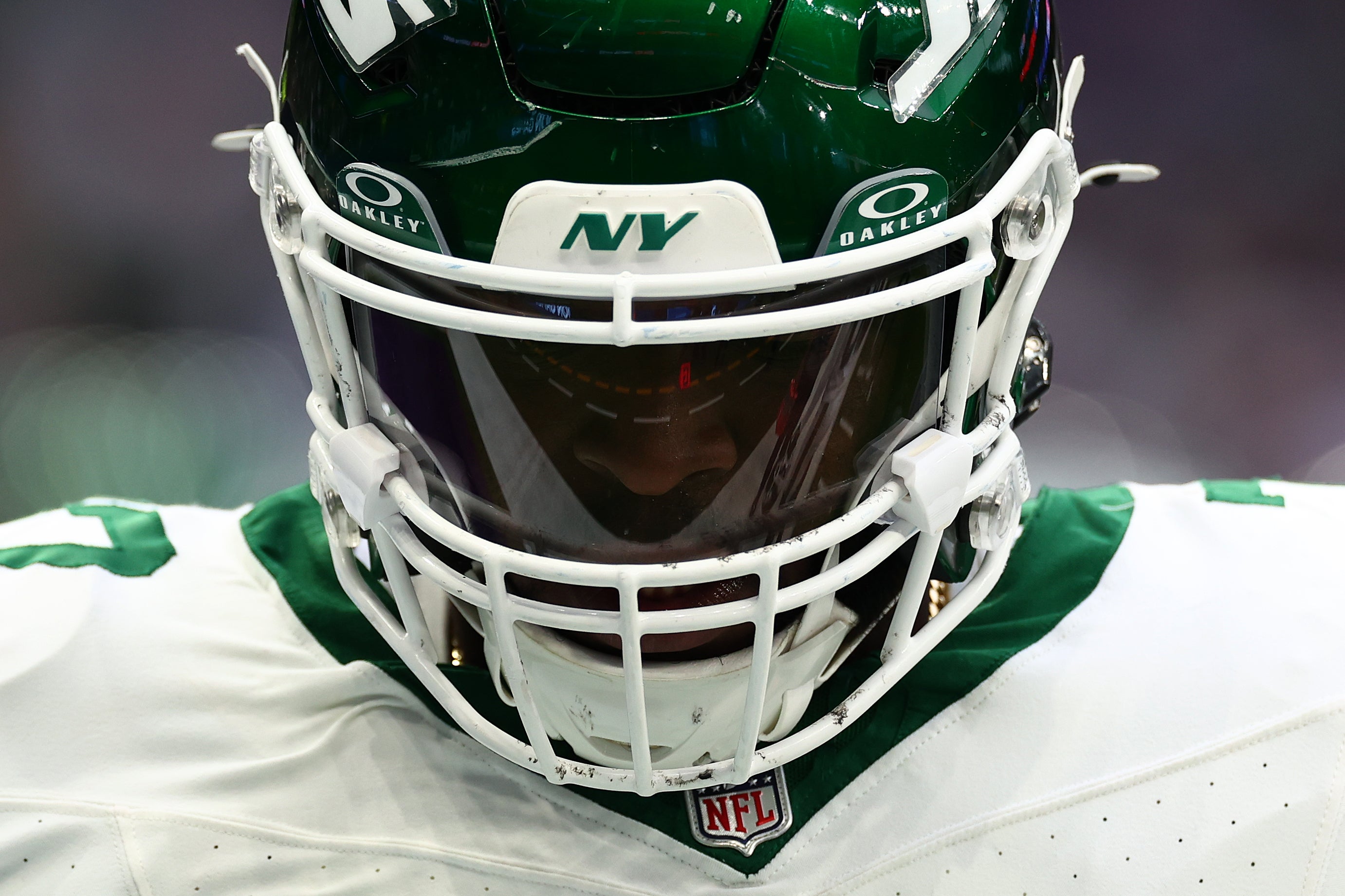 New York Jets Defensive linesman Micheal Clemons (72) during a practice session before the match against Minnesota Vikings at Tottenham Hotspur Stadium.
