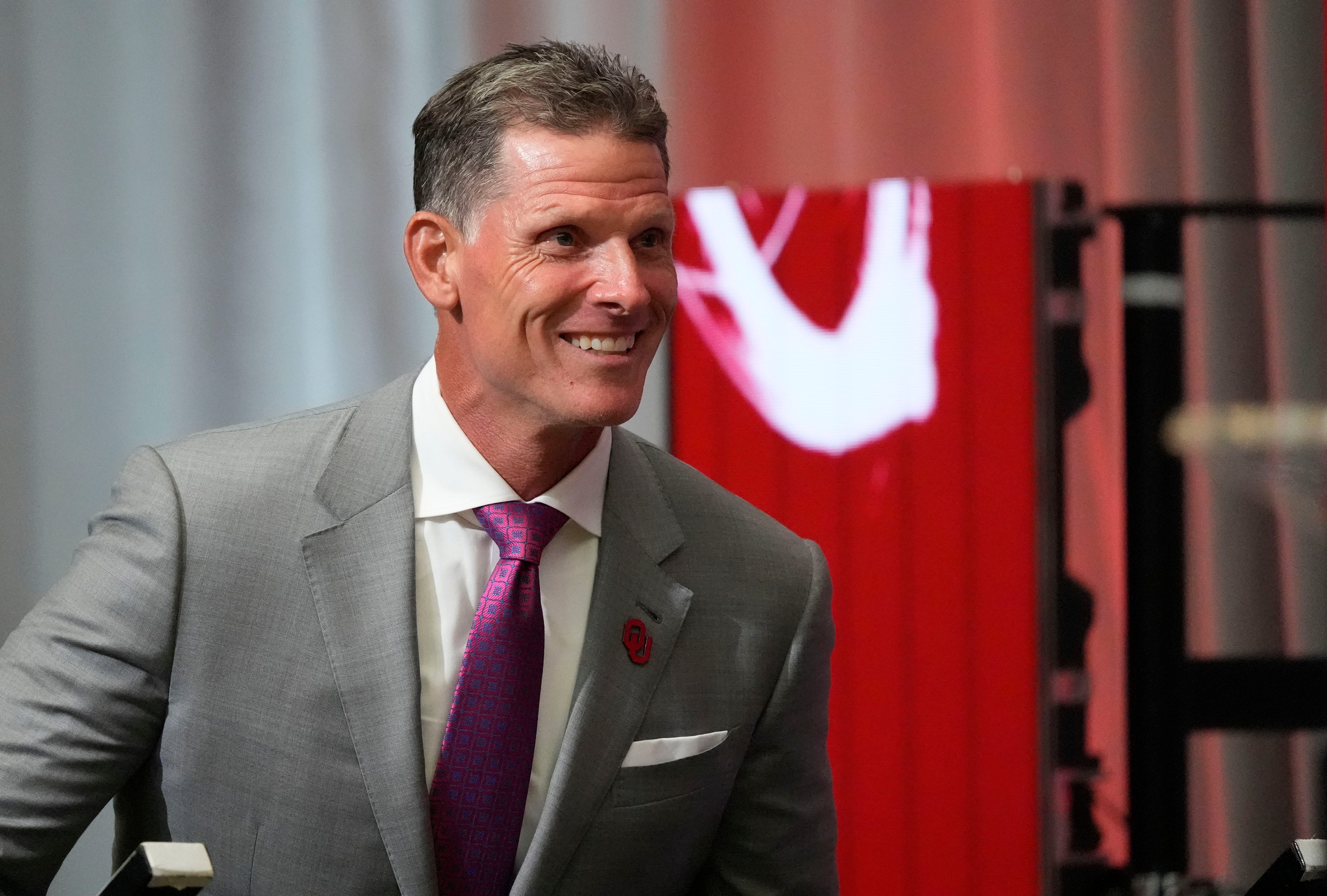 Oklahoma Sooners head coach Brent Venables