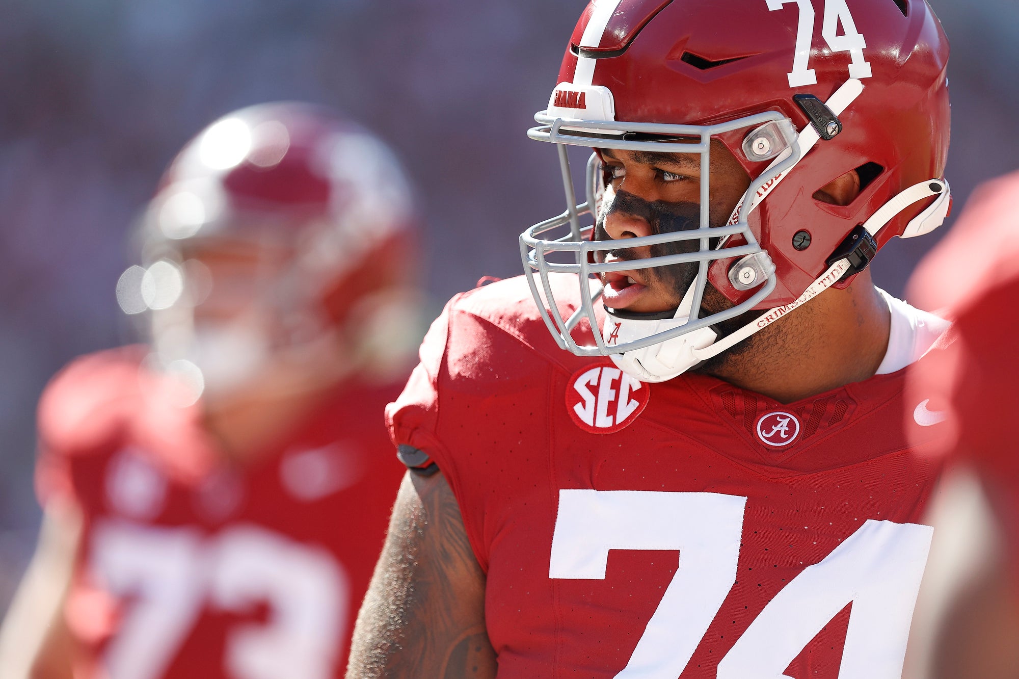 Alabama offensive lineman Kadyn Proctor gets ready to face against the South Carolina Gamecocks. Photo credit: Alabama Athletics