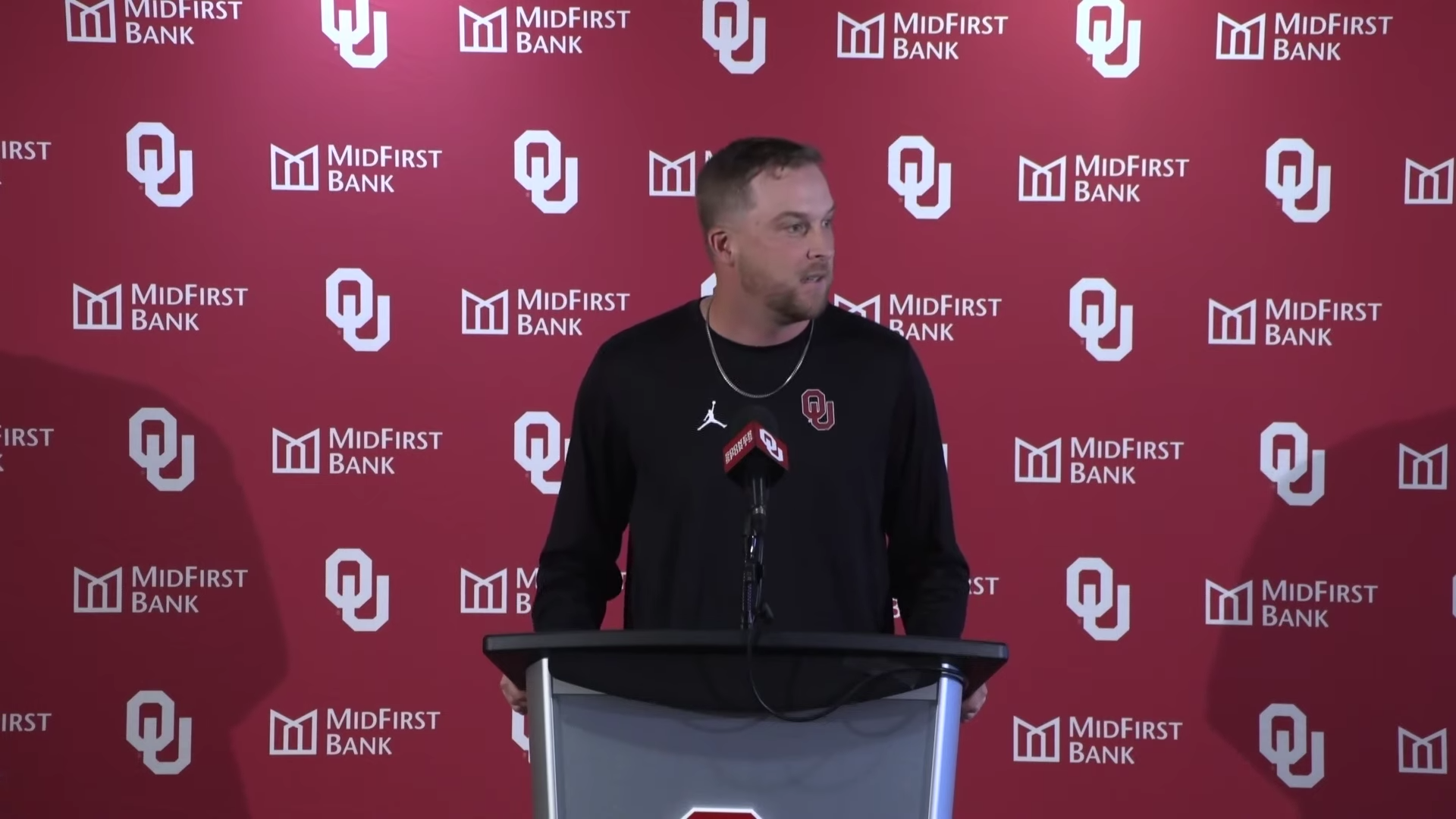 Oklahoma Sooners offensive coordinator Ben Arbuckle