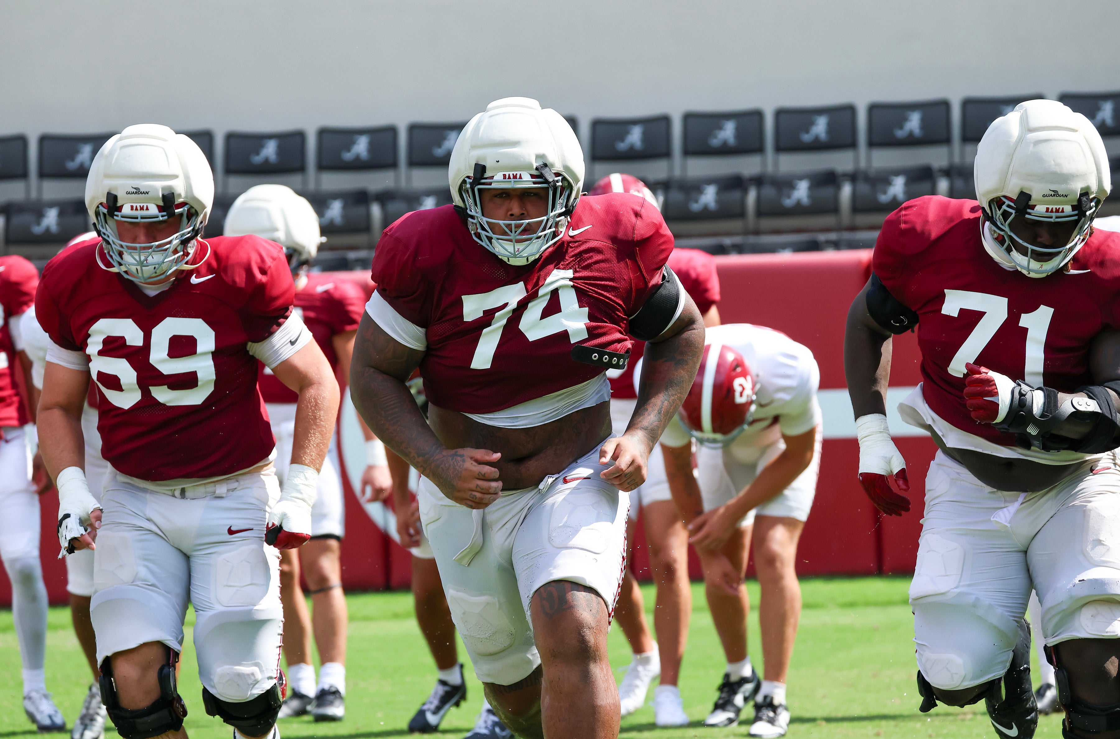 Alabama offensive lineman Kadyn Proctor