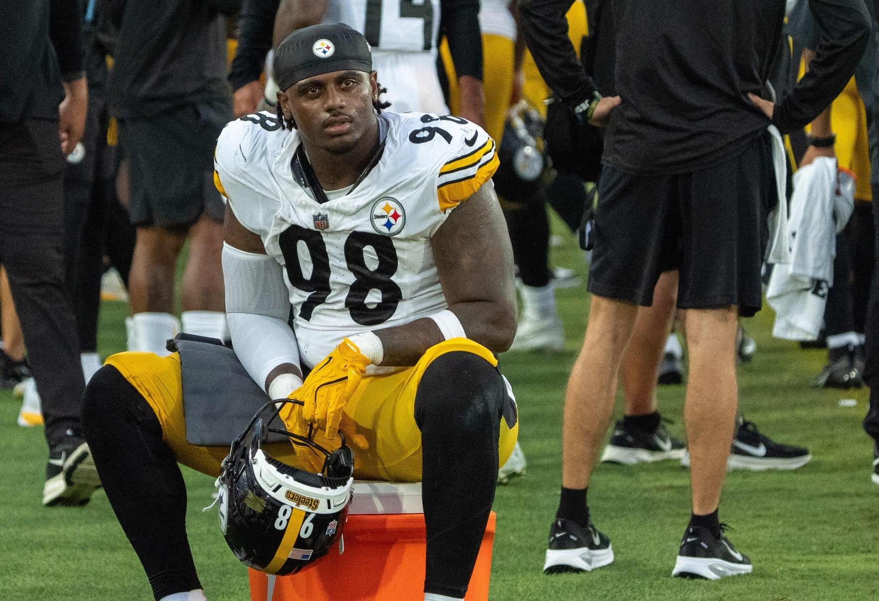 Pittsburgh Steelers defensive end DeMarvin Leal (98) takes a breather between plays during the first half of the first preseason game where the Jacksonville Jaguars hosted the Pittsburgh Steelers Saturday Aug. 9, 2025, at EverBank Stadium in Jacksonville, Fla. [Doug Engle/Florida Times-Union