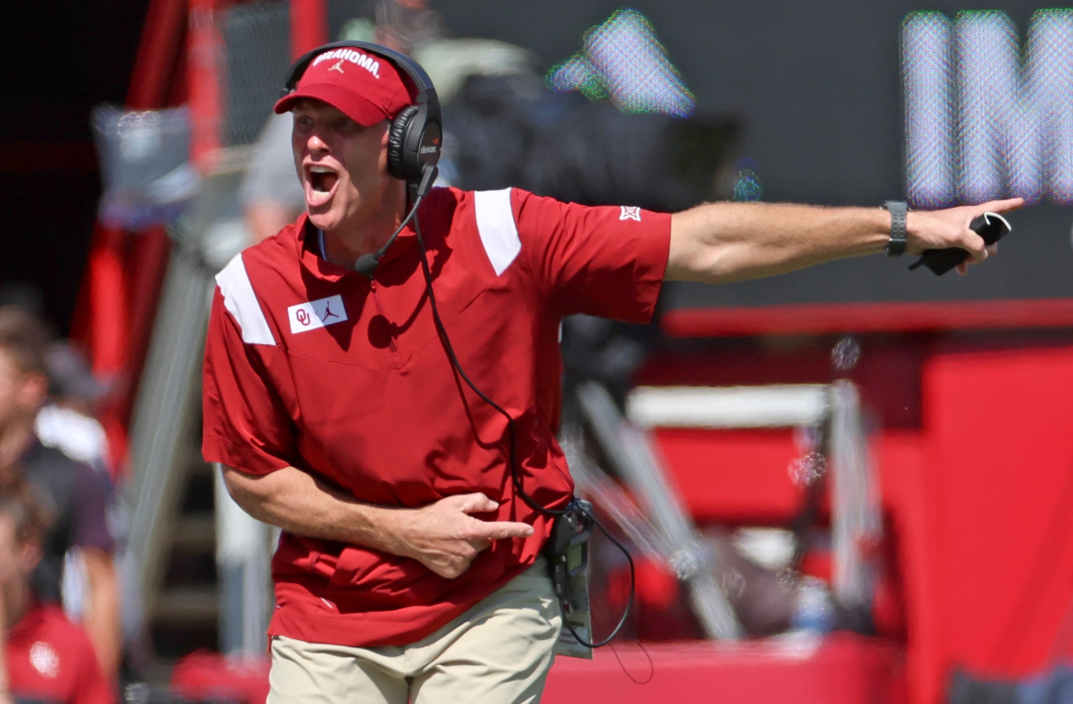 Oklahoma Sooners head coach Brent Venables