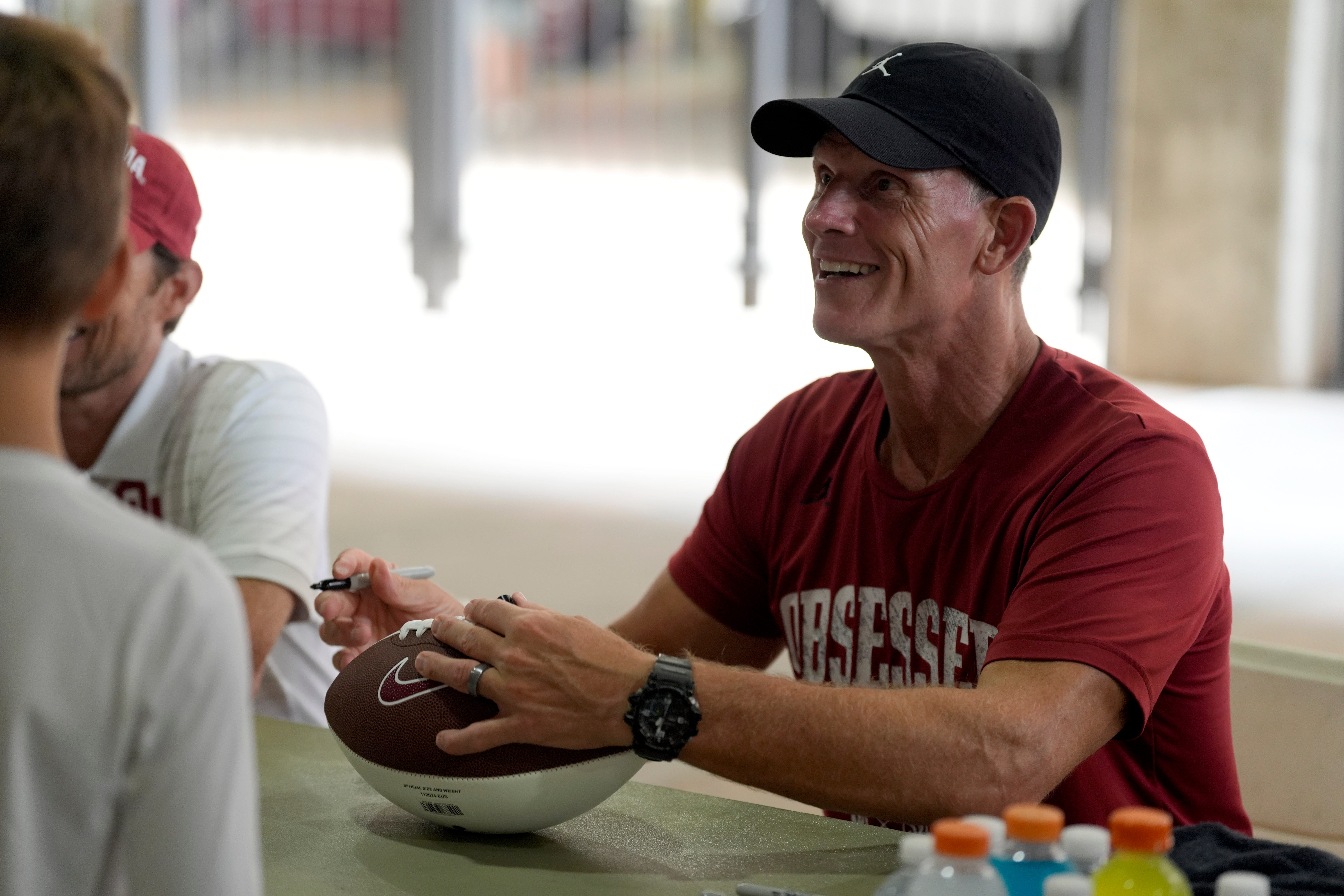 Oklahoma Sooners head coach Brent Venables