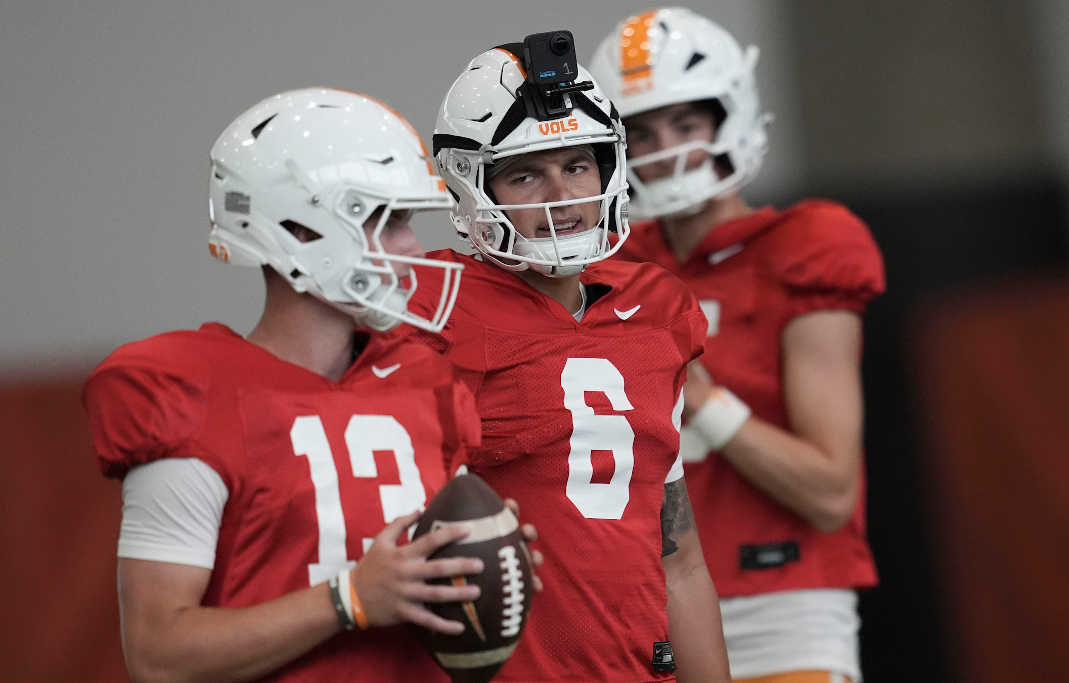 Angelimore Former Alabama QB says Tennessee Vols QB Joey Aguilar will throw more ...