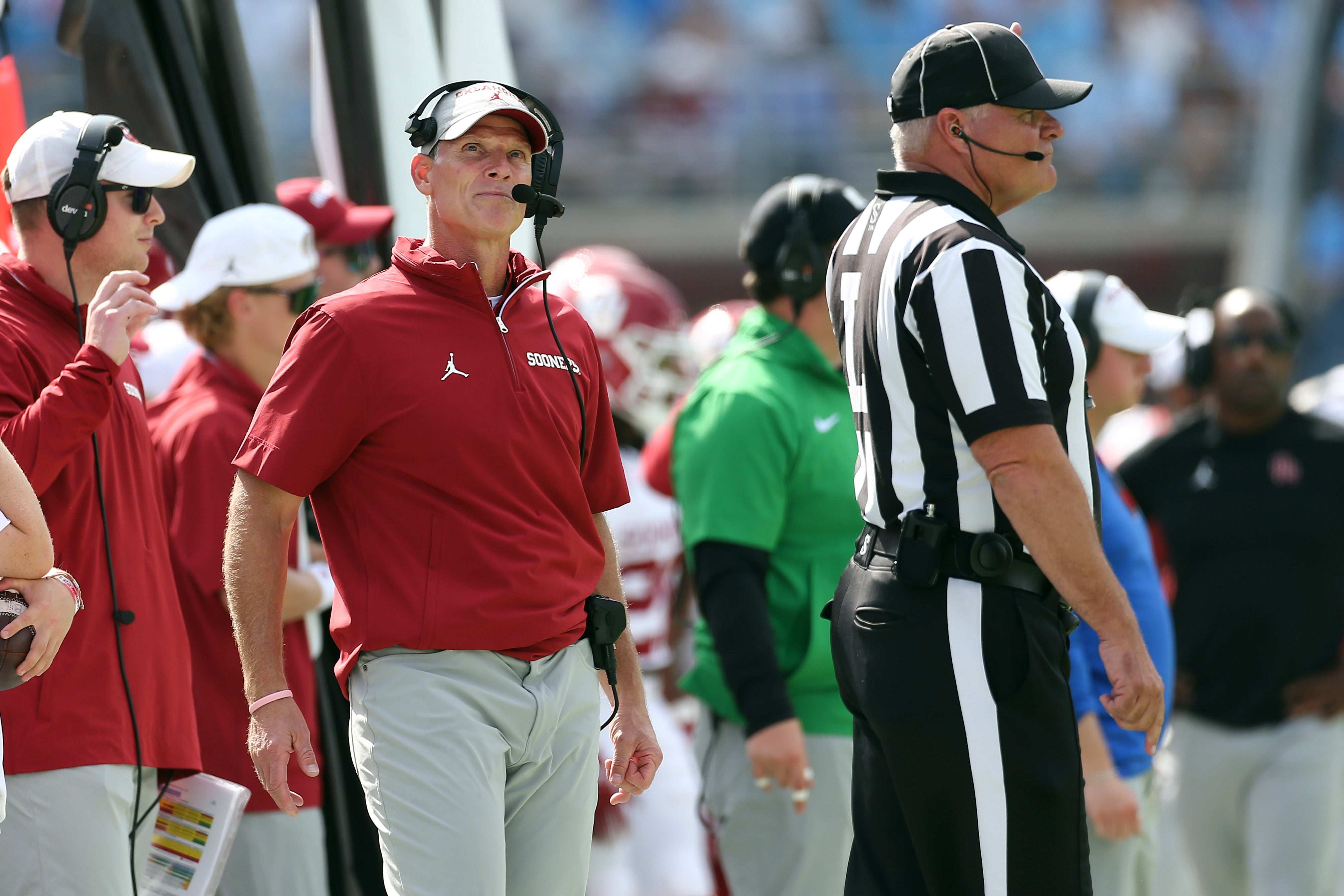 Oklahoma Sooners head coach Brent Venables