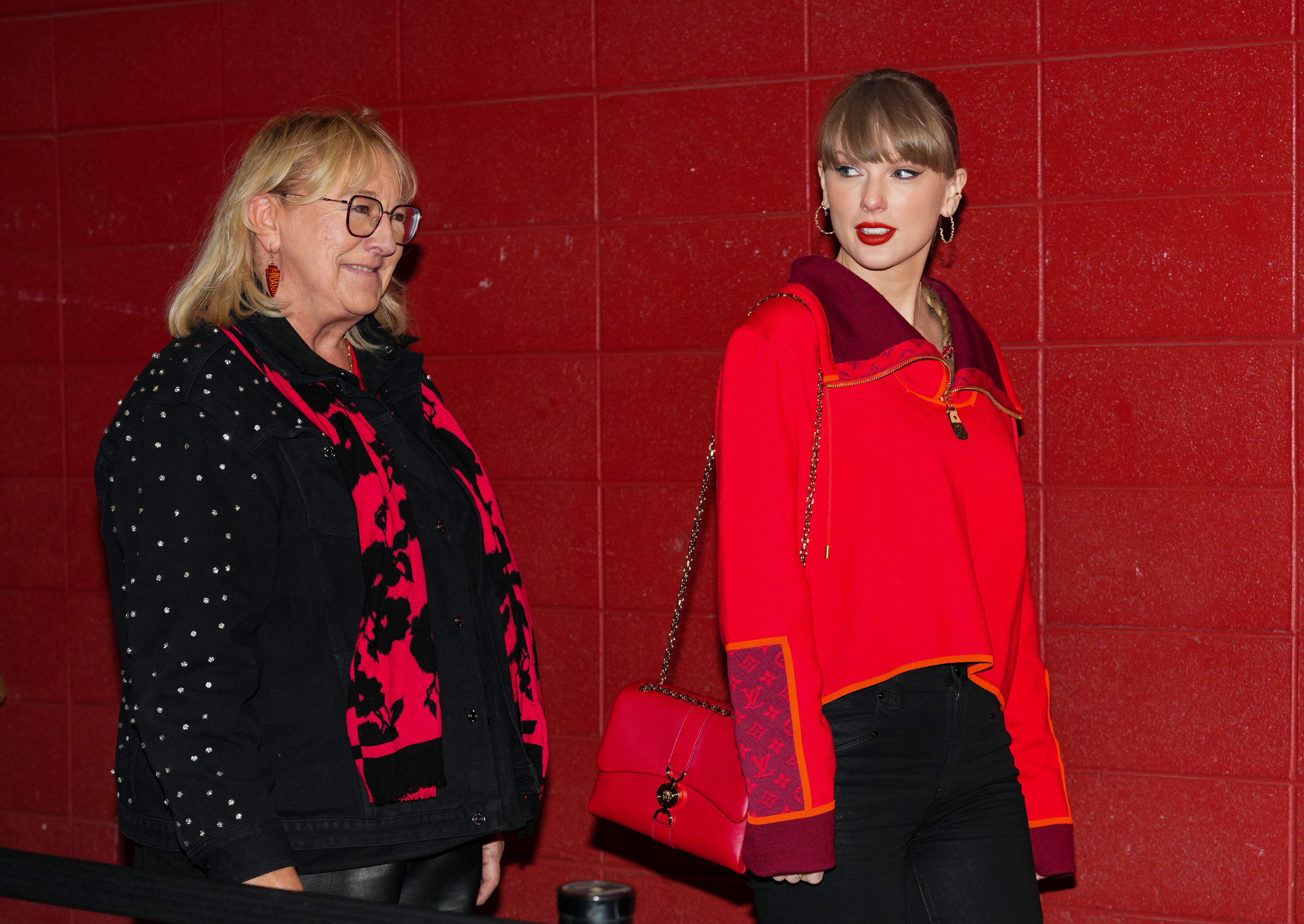 Taylor Swift and Donna Kelce