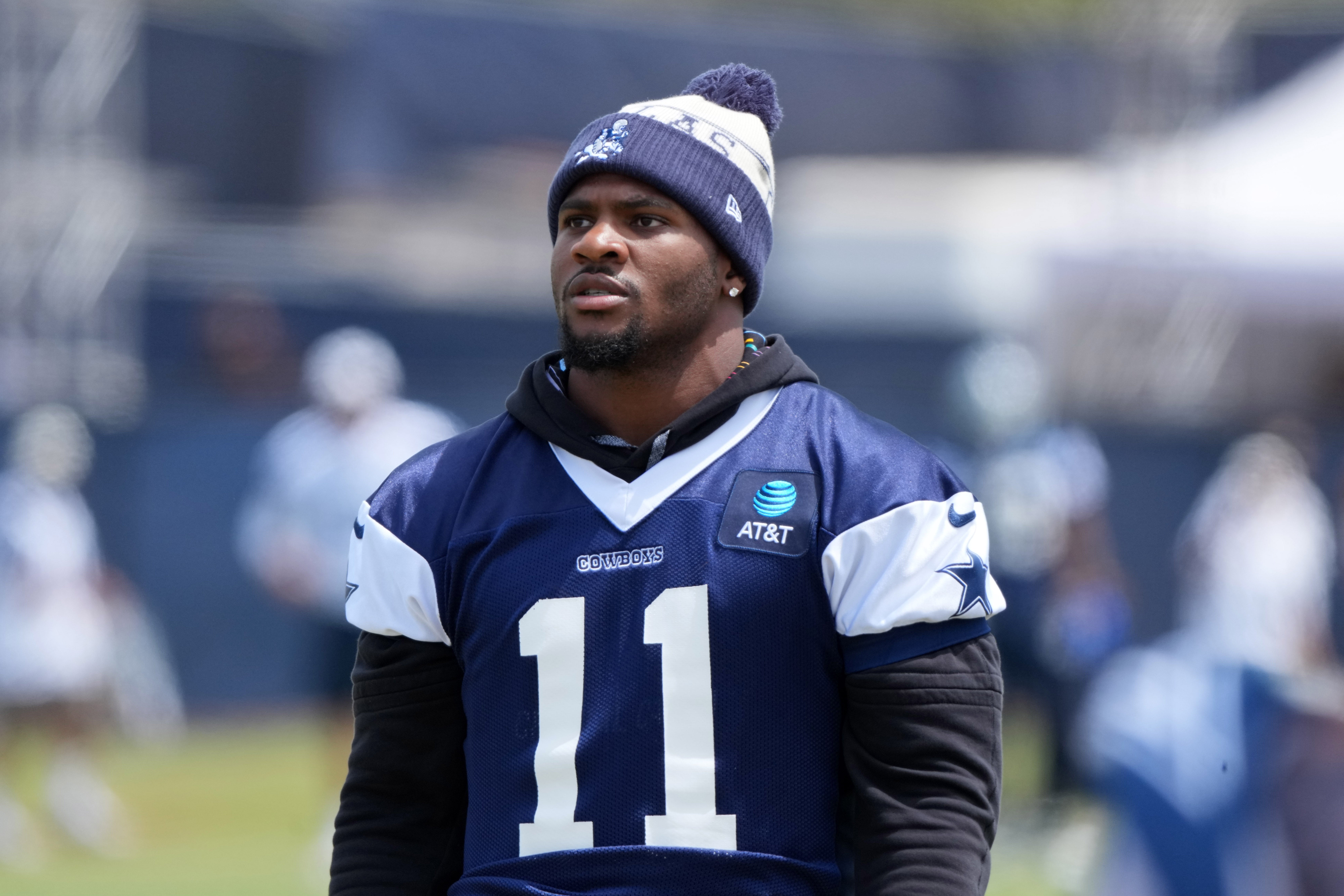 Oxnard, CA, USA; Dallas Cowboys defensive end Micah Parsons (11) at training camp at the River Ridge Fields.