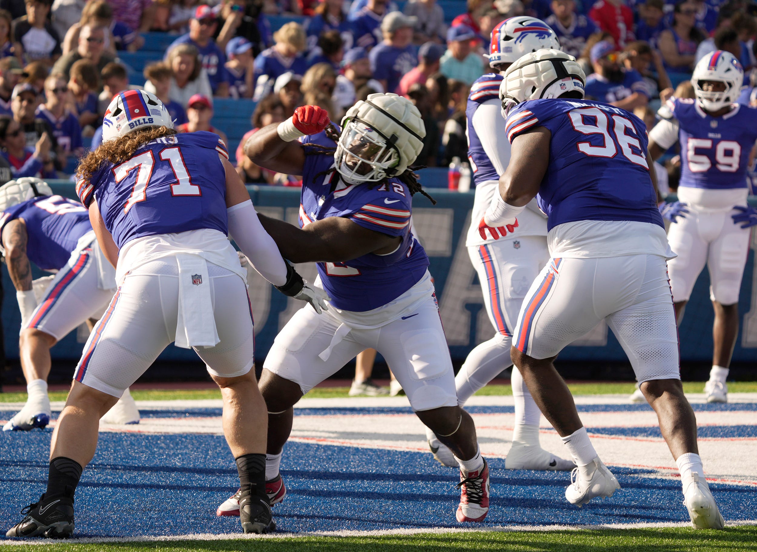 Buffalo Bills DT Deone Walker participates in team drills