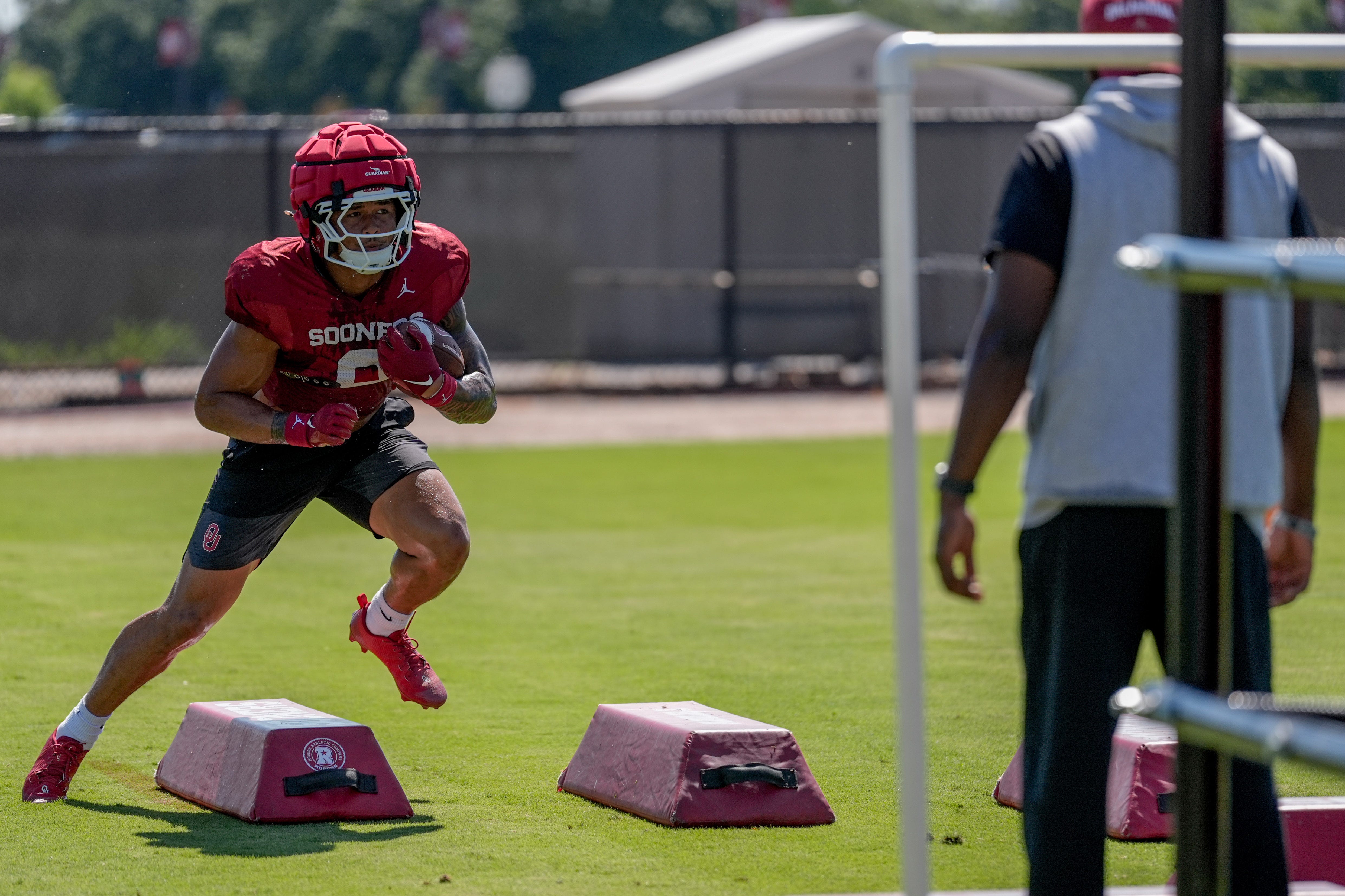Jaydn Ott (0) runs drills during football practice for the Oklahoma Sooners in Norman, Okla., on Monday, Aug. 4, 2025.