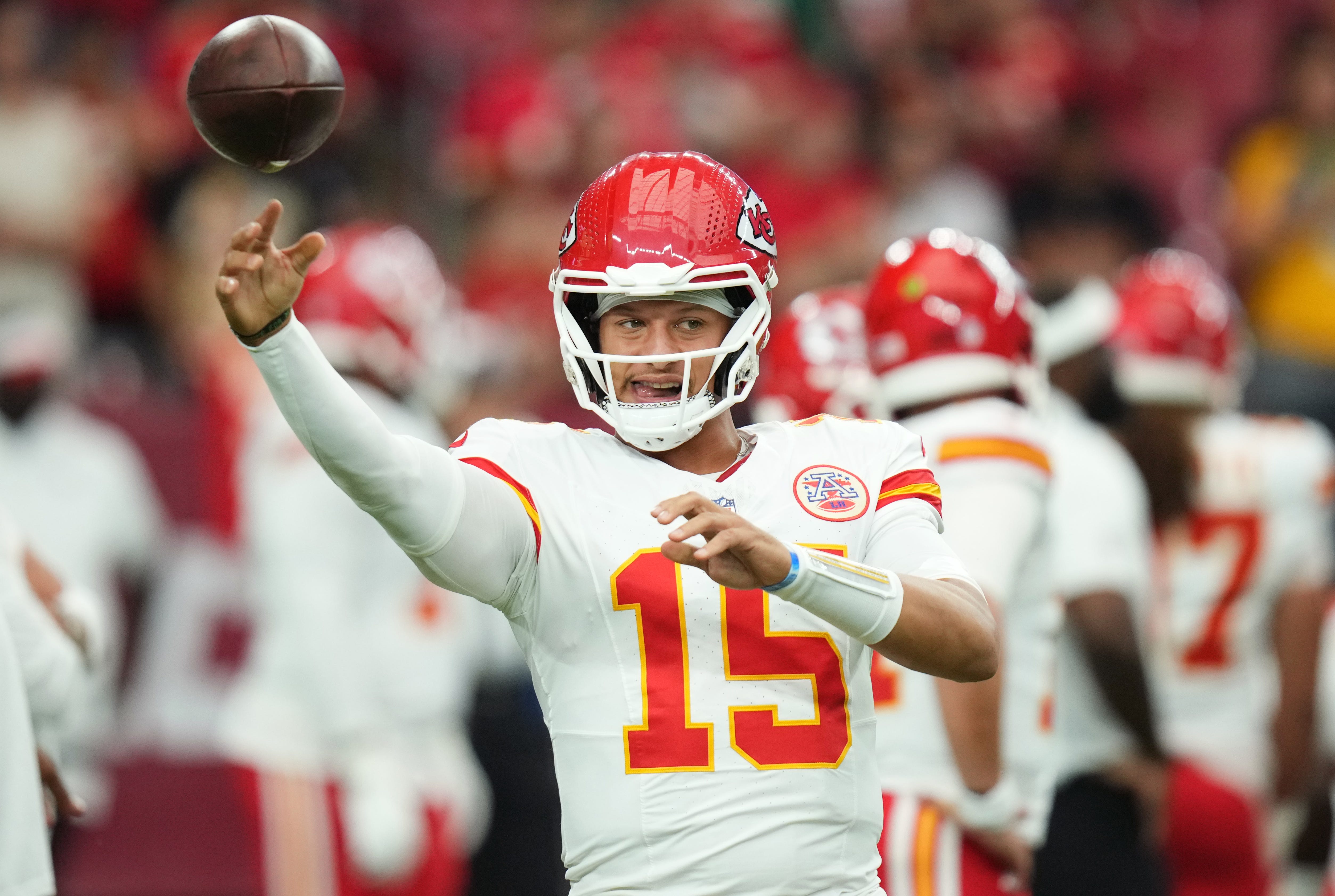 Kansas City Chiefs quarterback Patrick Mahomes (15) warms up before their preseason game against the Arizona Cardinals at State Farm Stadium