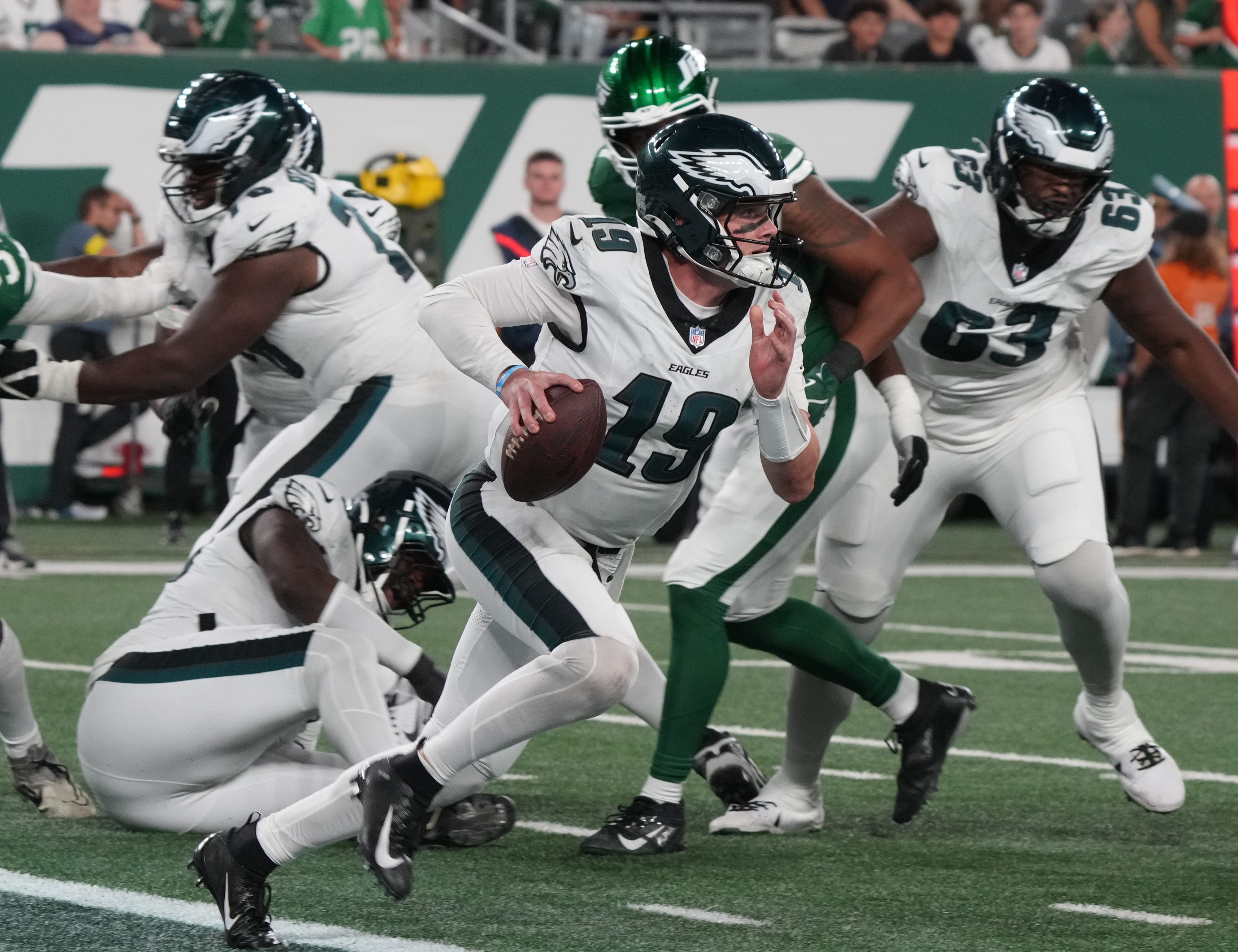 East Rutherford, NJ -- August 22, 2025 -- Kyle McCord of the Eaglesin the second half. The Philadelphia Eagles came to MetLife Stadium and defeated the NY Jets 19-17 in the final preseason season game Chris Pedota, NorthJersey.com-USA TODAY NETWORK via Imagn Images