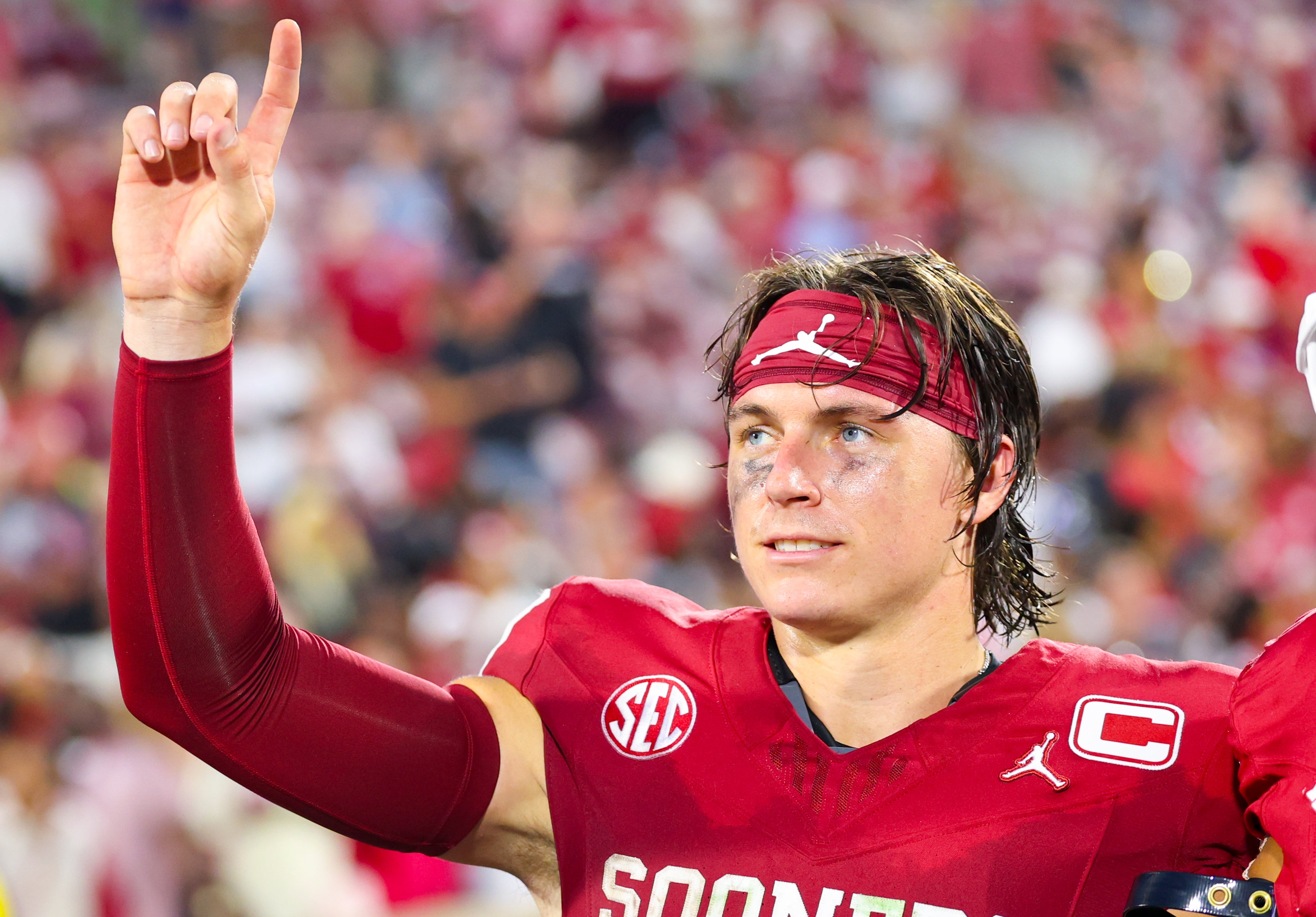 Oklahoma Sooners quarterback John Mateer