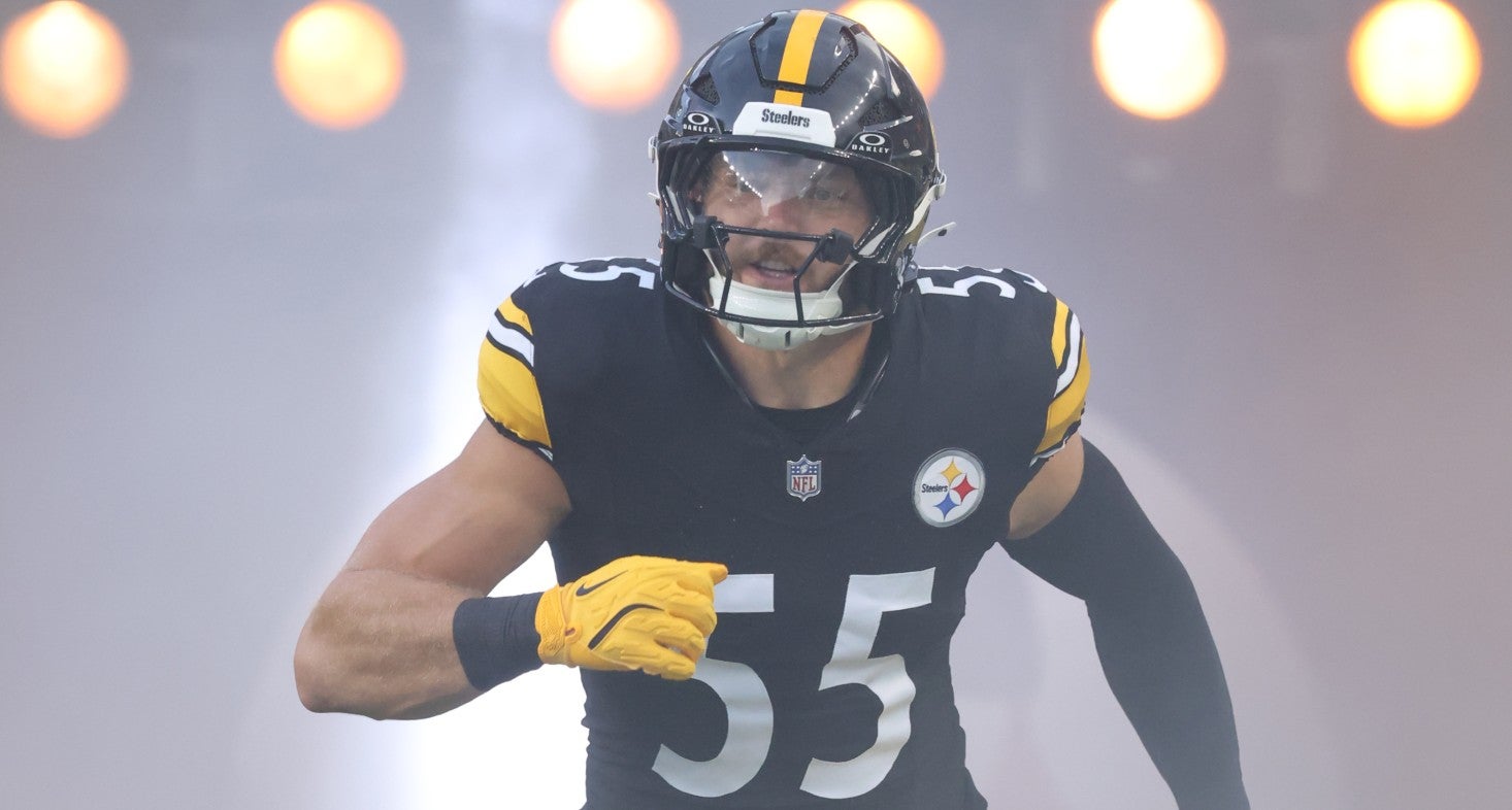 Aug 16, 2025; Pittsburgh, Pennsylvania, USA; Pittsburgh Steelers linebacker Cole Holcomb (55) reacts during player introductions against the Tampa Bay Buccaneers at Acrisure Stadium.