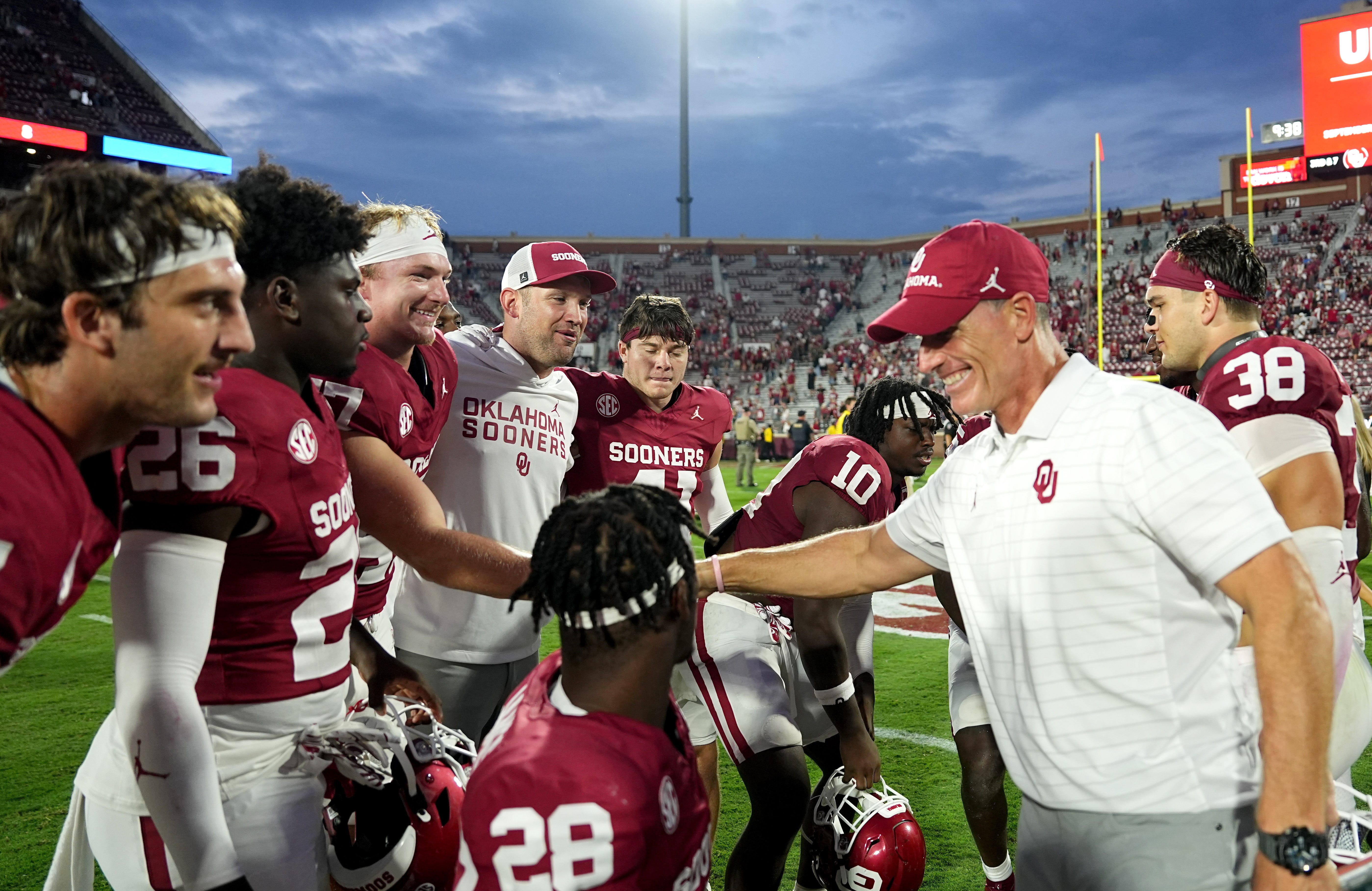 Oklahoma Sooners head coach Brent Venables